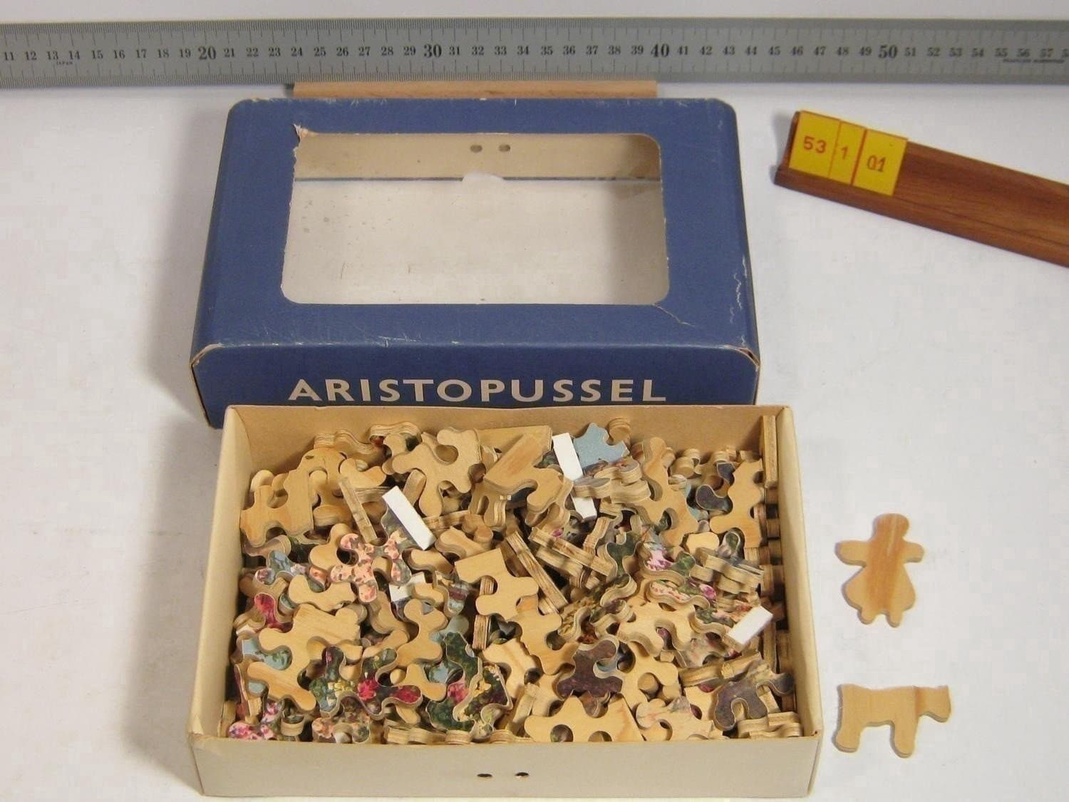 300 b, Figur pussel i trä, Aristospel; En tjusig plats f-mf/mf