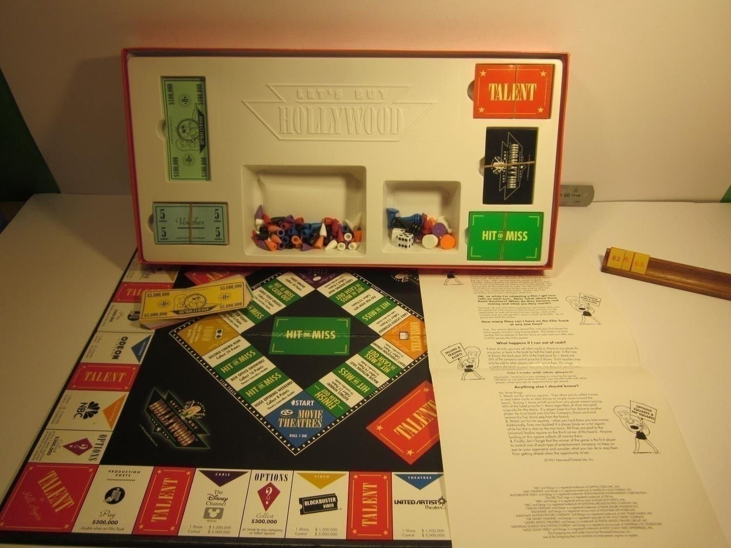 (monopol) Let´s buy Hollywood 1991, Komplett med innehåll i Nyskick