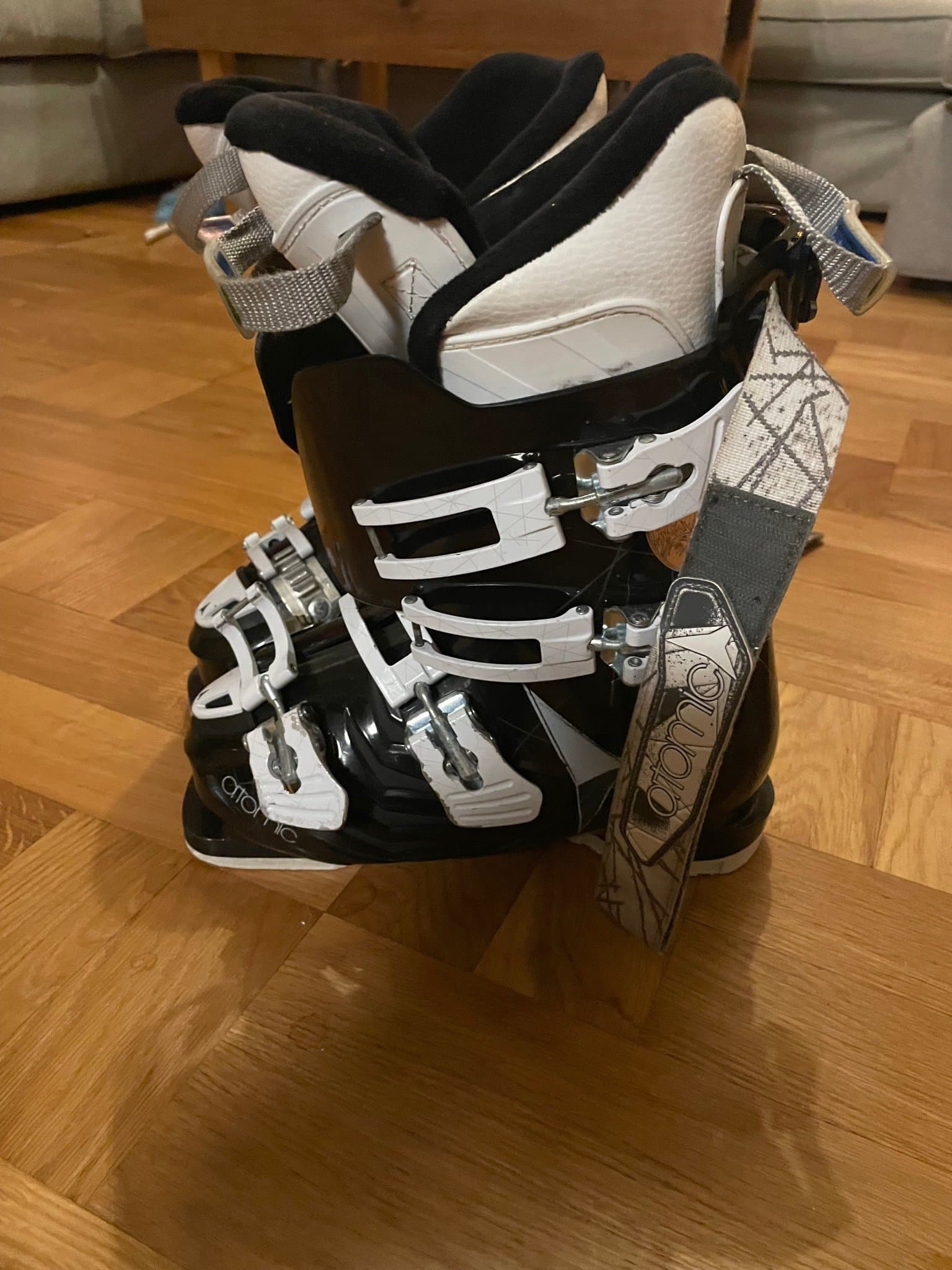 Atomic Pjäxor Storlek 23/23.5