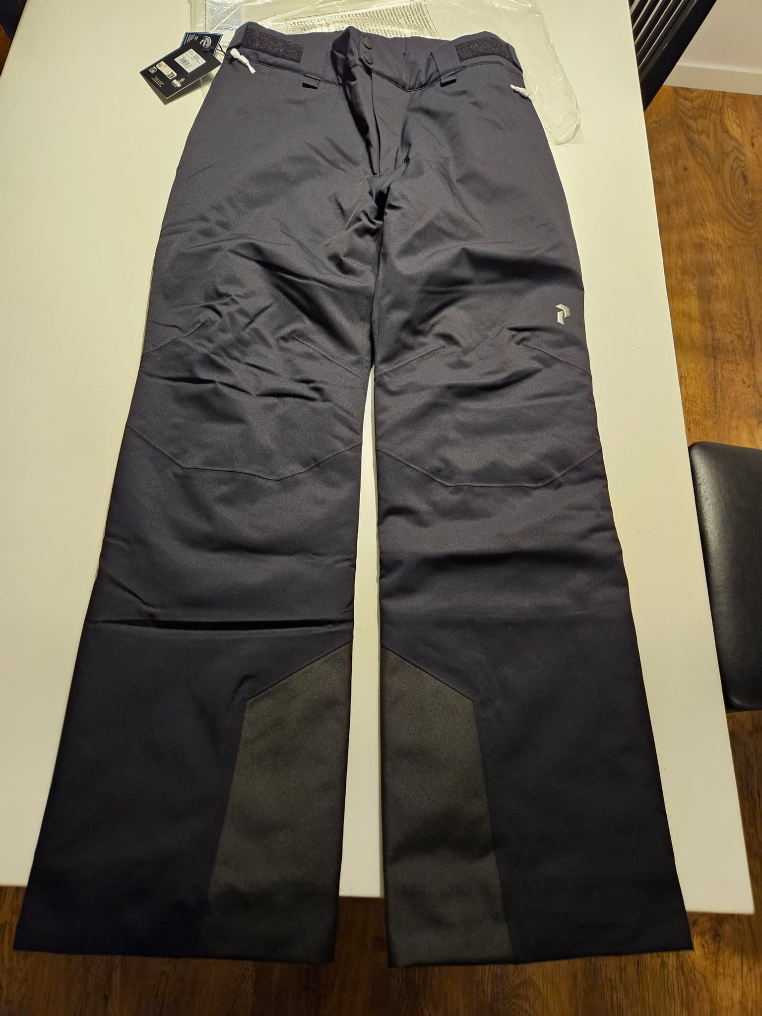 Peak Performance svarta skidbyxor, storlek M