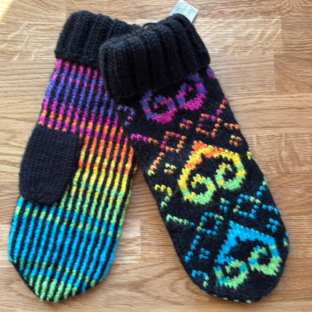 Nya handstickade tumvantar