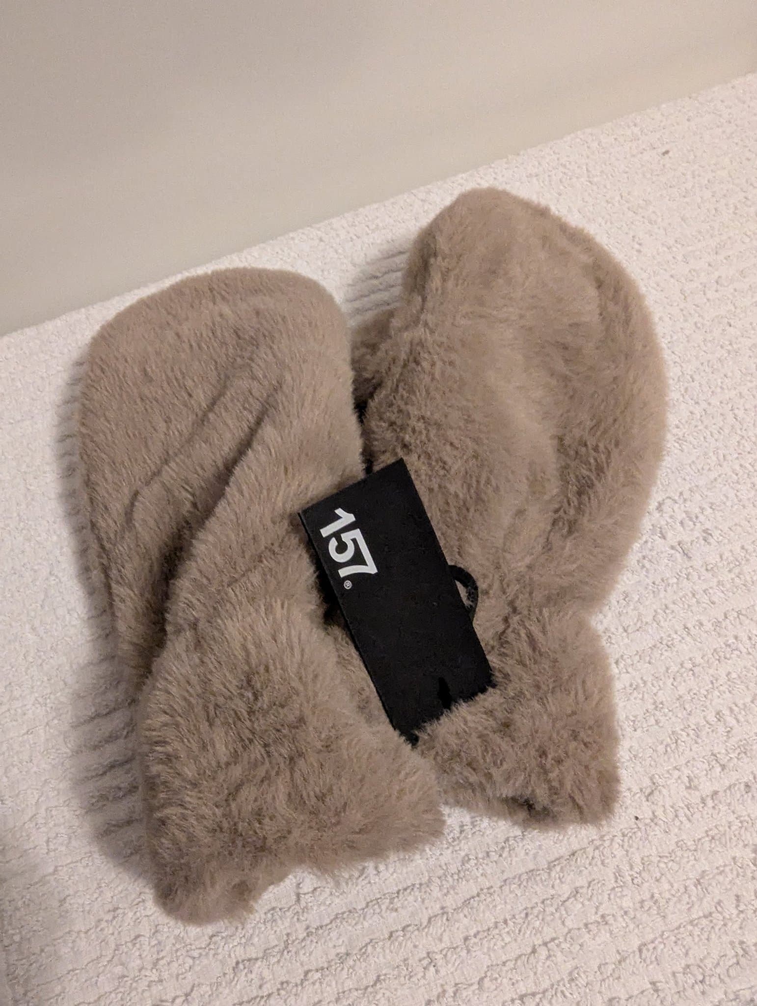 Nya vantar Fideli thumb i färgen beige och i storlek one size