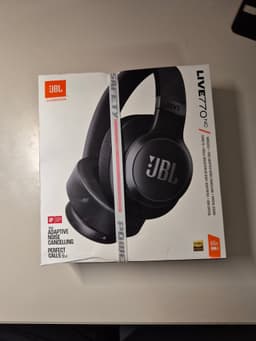 Oöppnad JBL Live 770NC Hörlurar.
