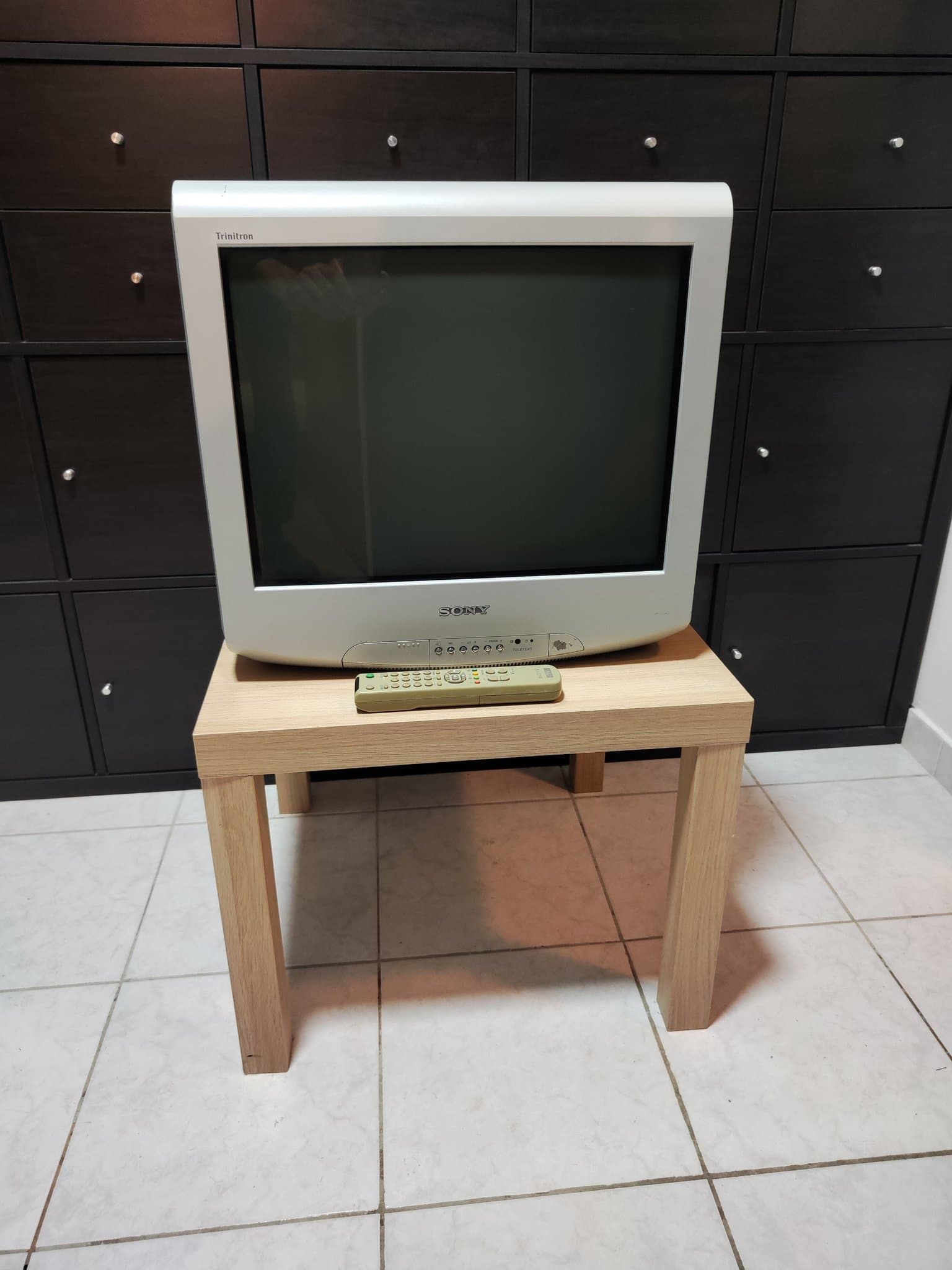 SONY Trinitron CRT TV 53cm med SCART perfekt för retrospel Sega Nintendo