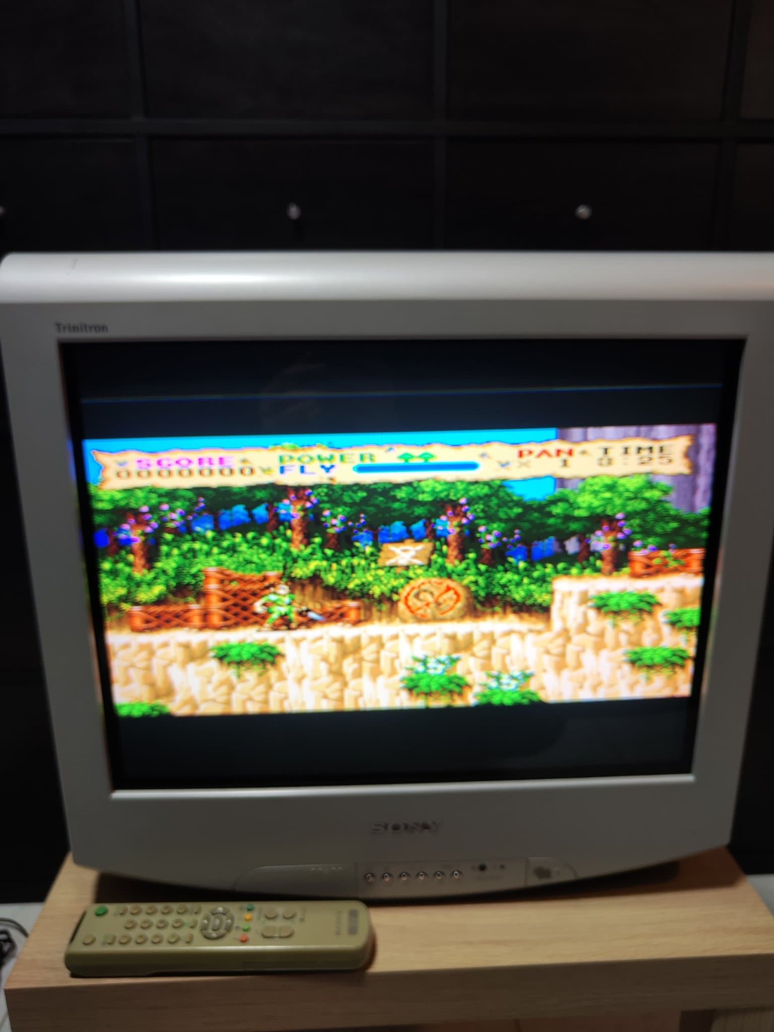 SONY Trinitron CRT TV 53cm med SCART perfekt för retrospel Sega Nintendo