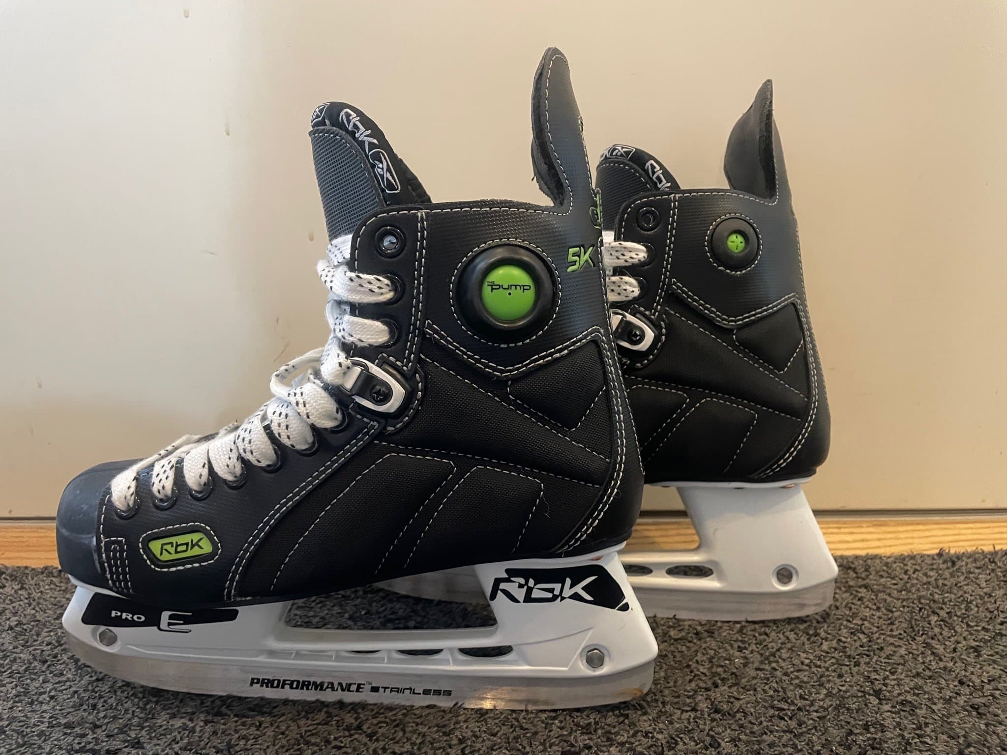 Reebok 5K The Pump Hockeyskridskor Storlek 6.5 (40,5)