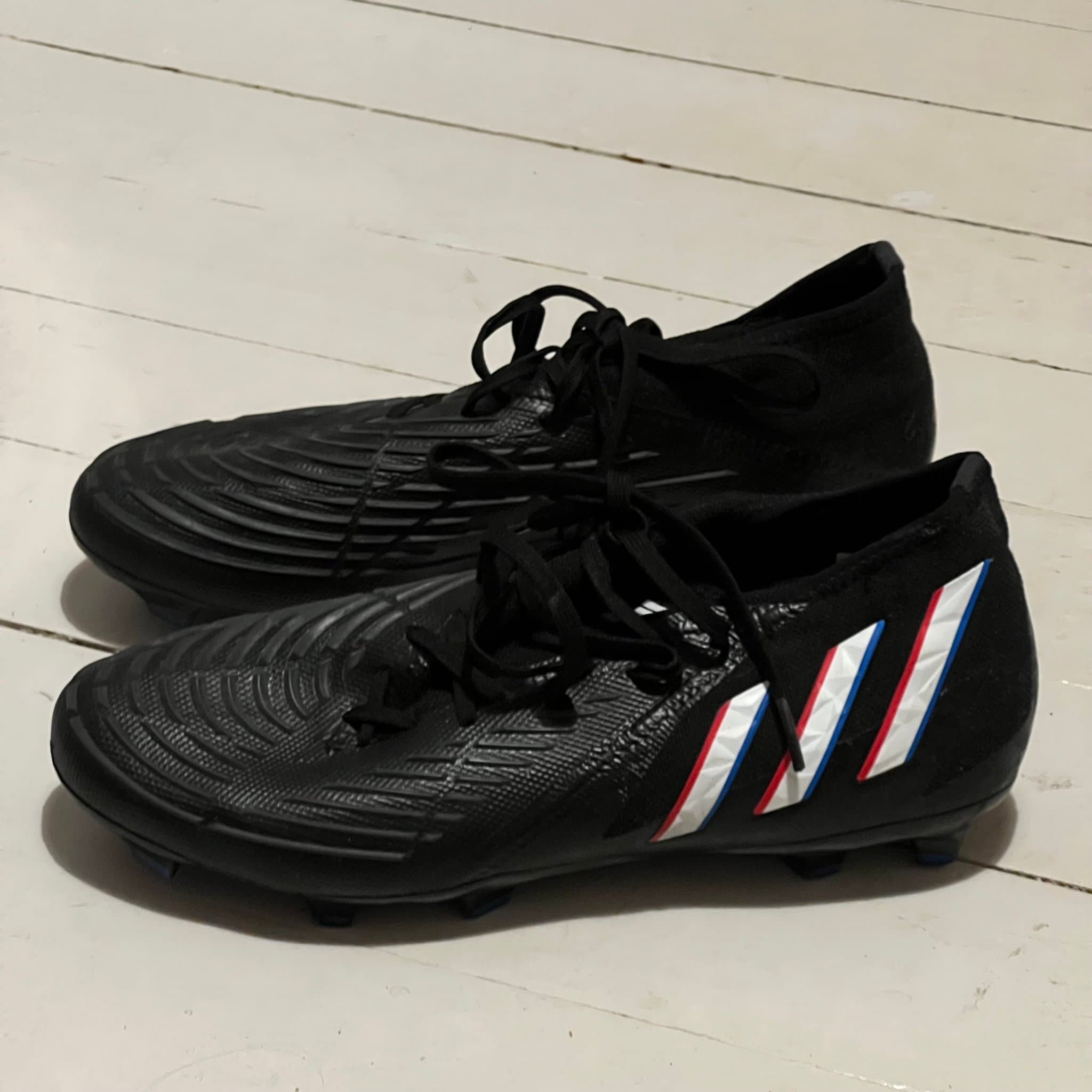 Adidas Predator fotbollsskor i svart, storlek 43 1/3