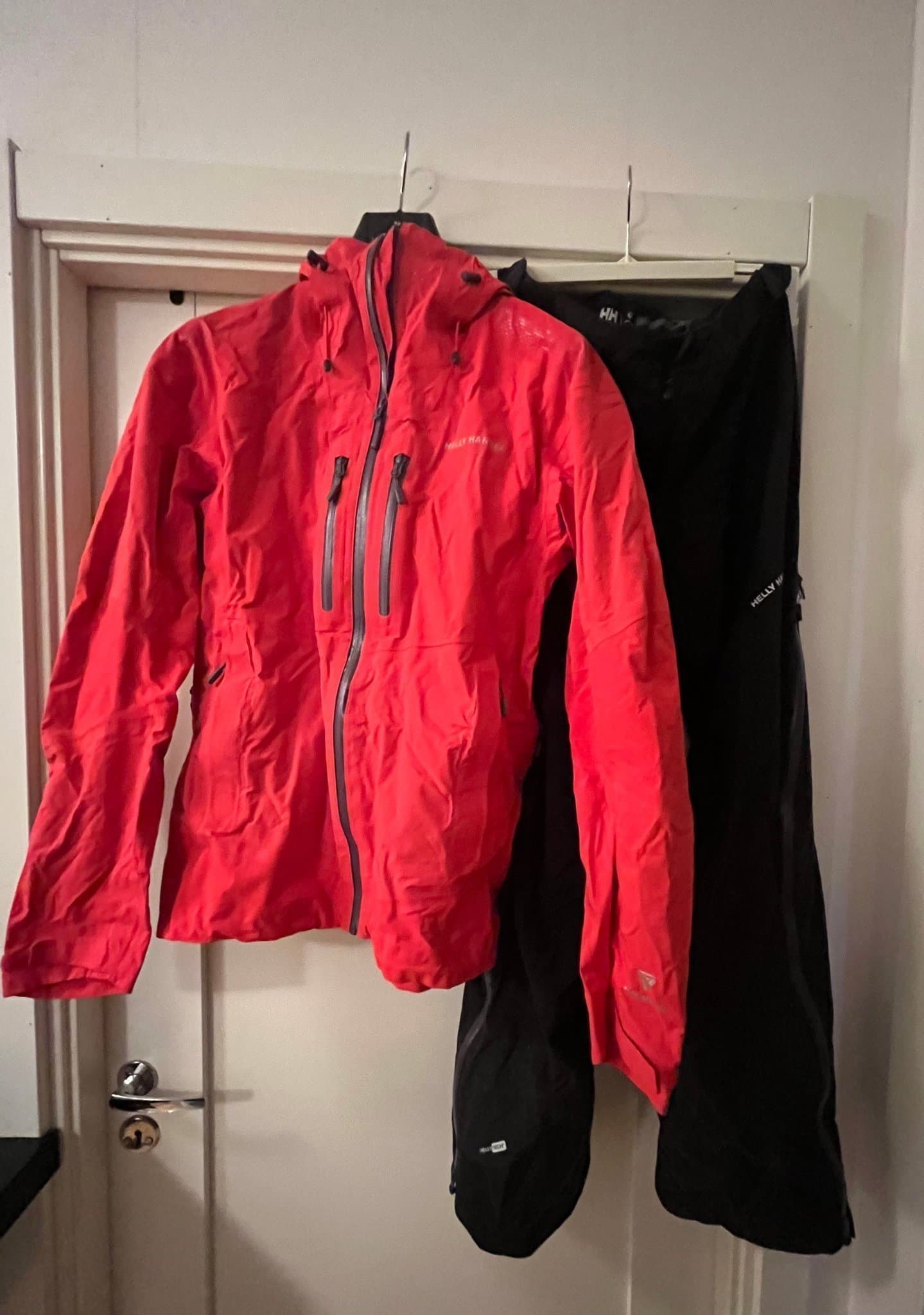 Helly Hansen mountin herr skidset stl L (jacka upplevs som mindre L)