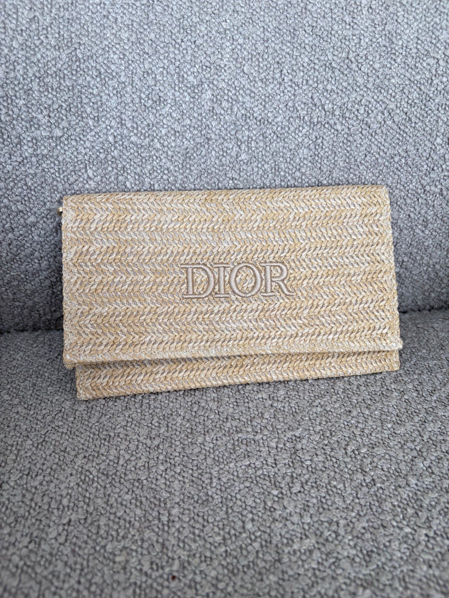 Dior beauty beige clutch sminkväska