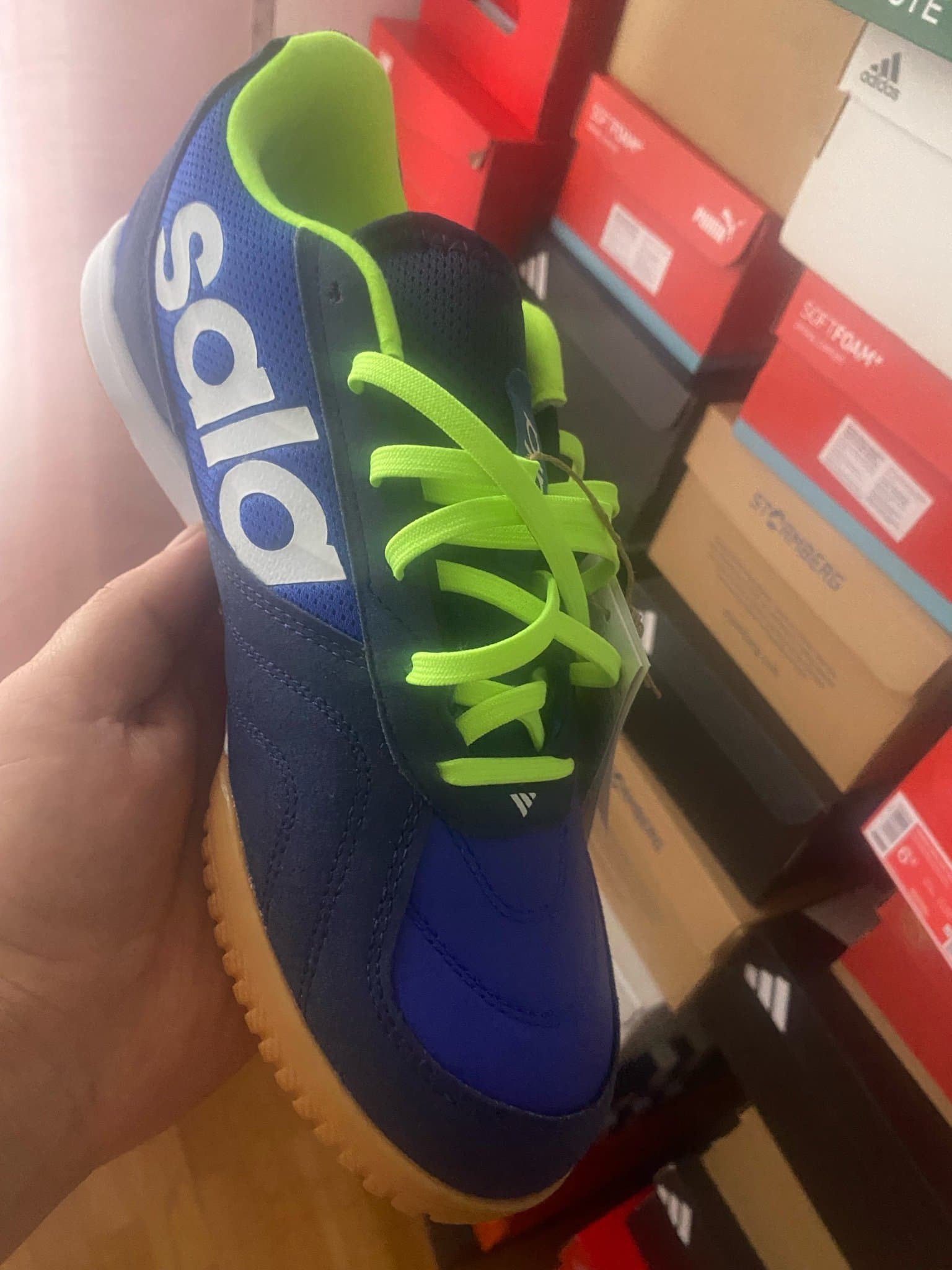 Adidas Sala fotbollsskor i blått och neongrönt