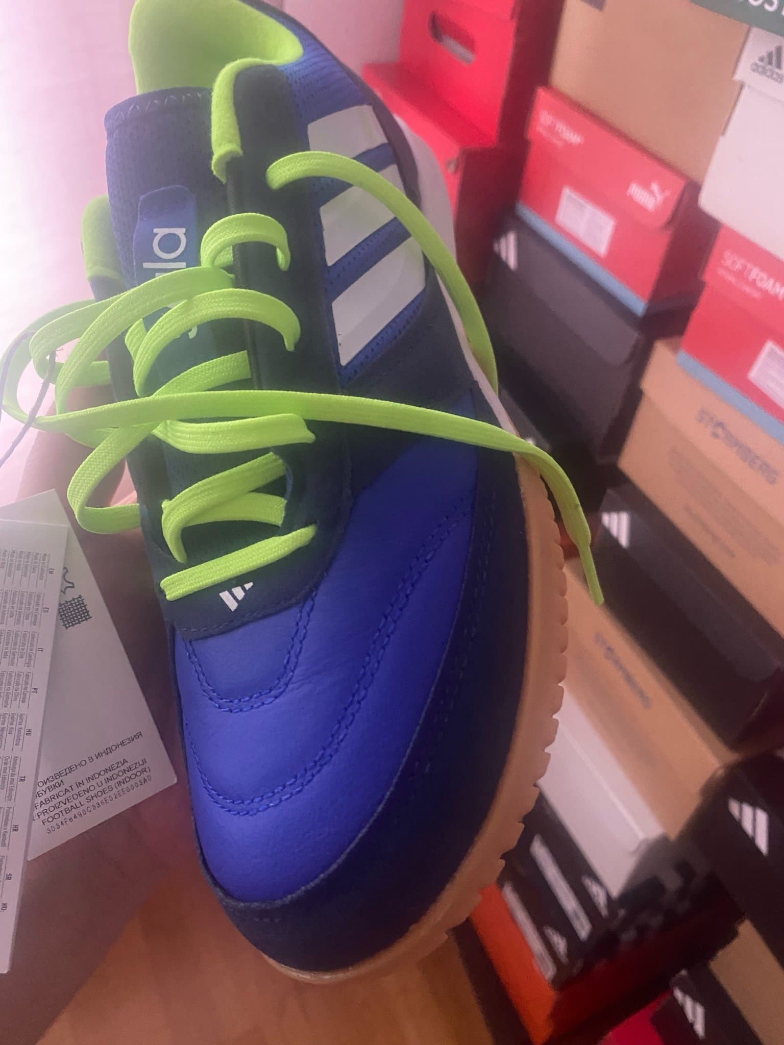 Adidas Sala fotbollsskor i blått och neongrönt