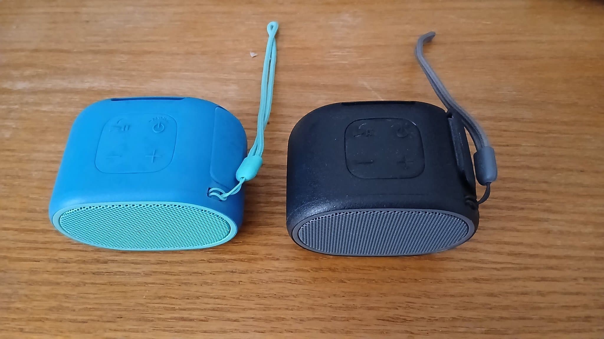 Två Sony Bluetooth Högtalare Knappt använda hemma för datorbruk (microUSB/Audio)