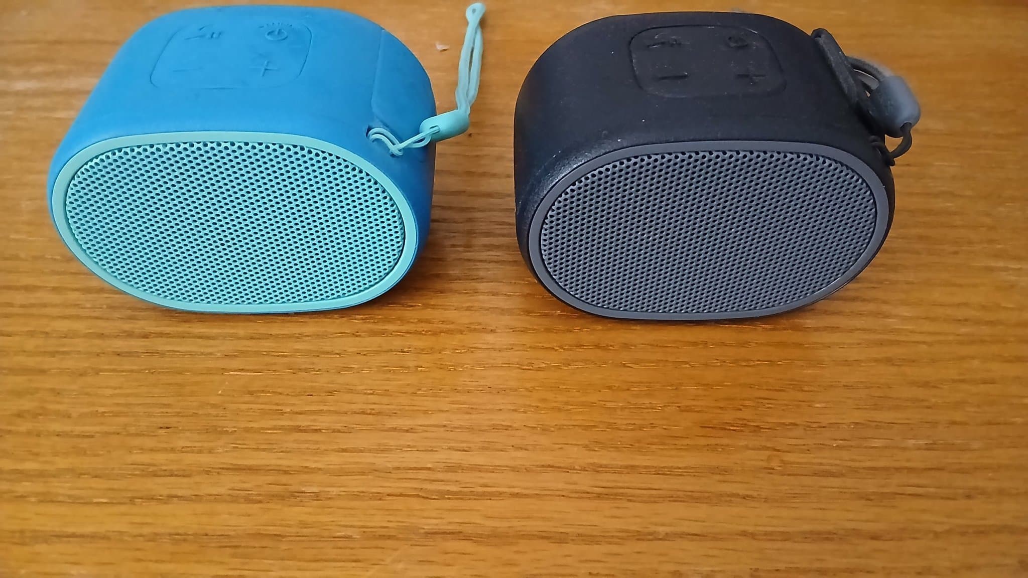 Två Sony Bluetooth Högtalare Knappt använda hemma för datorbruk (microUSB/Audio)