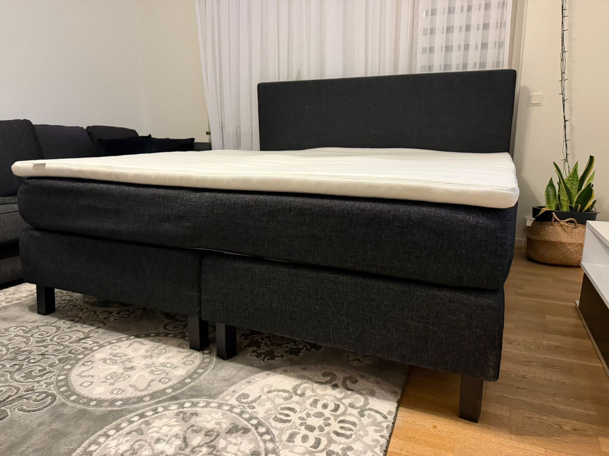 Mio Svart Kontinentalsäng 180 cm, Fri Hemkörning inom Göteborg