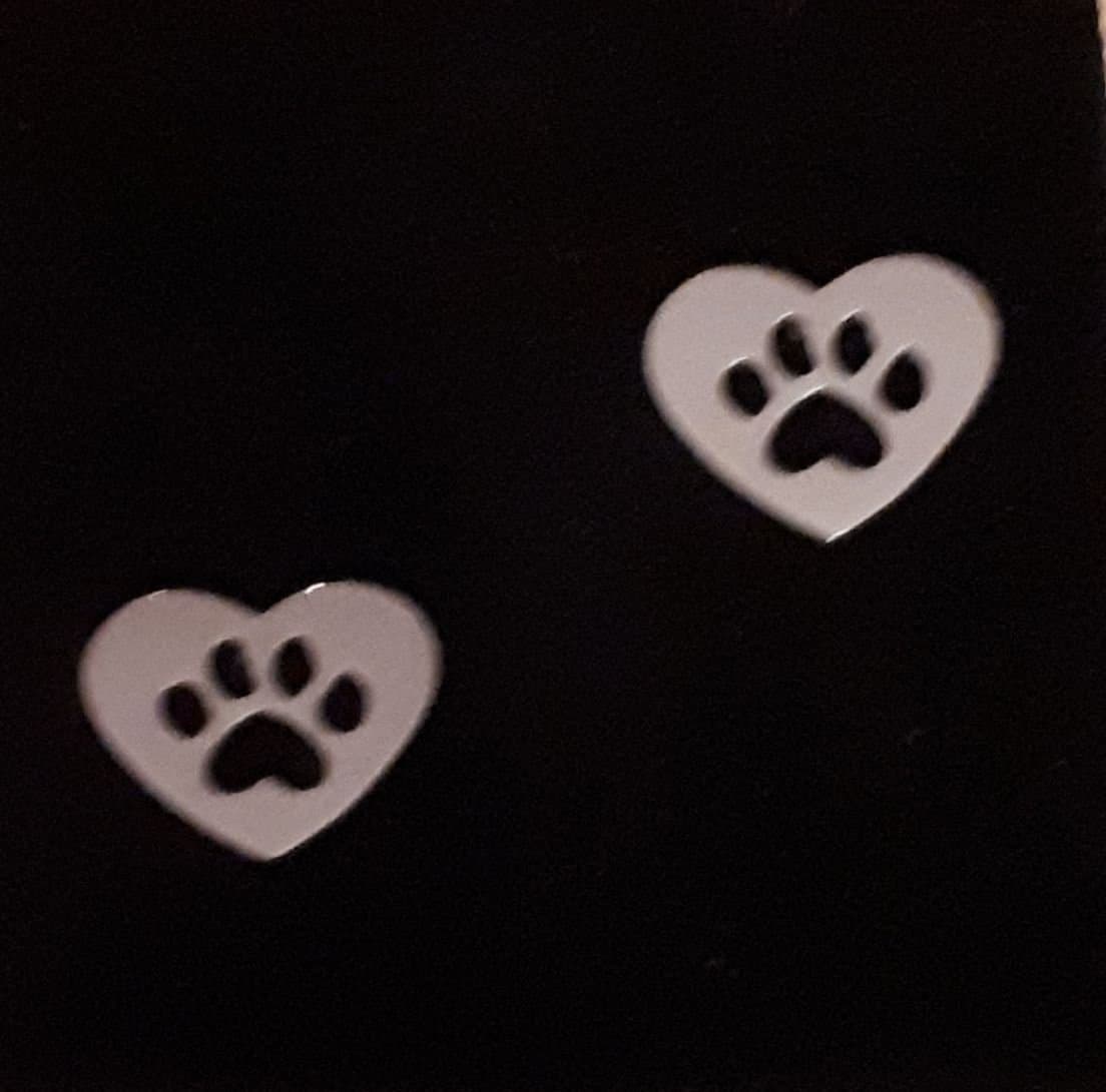 Örhängen / Hjärta med Tassar / Silverfärgade