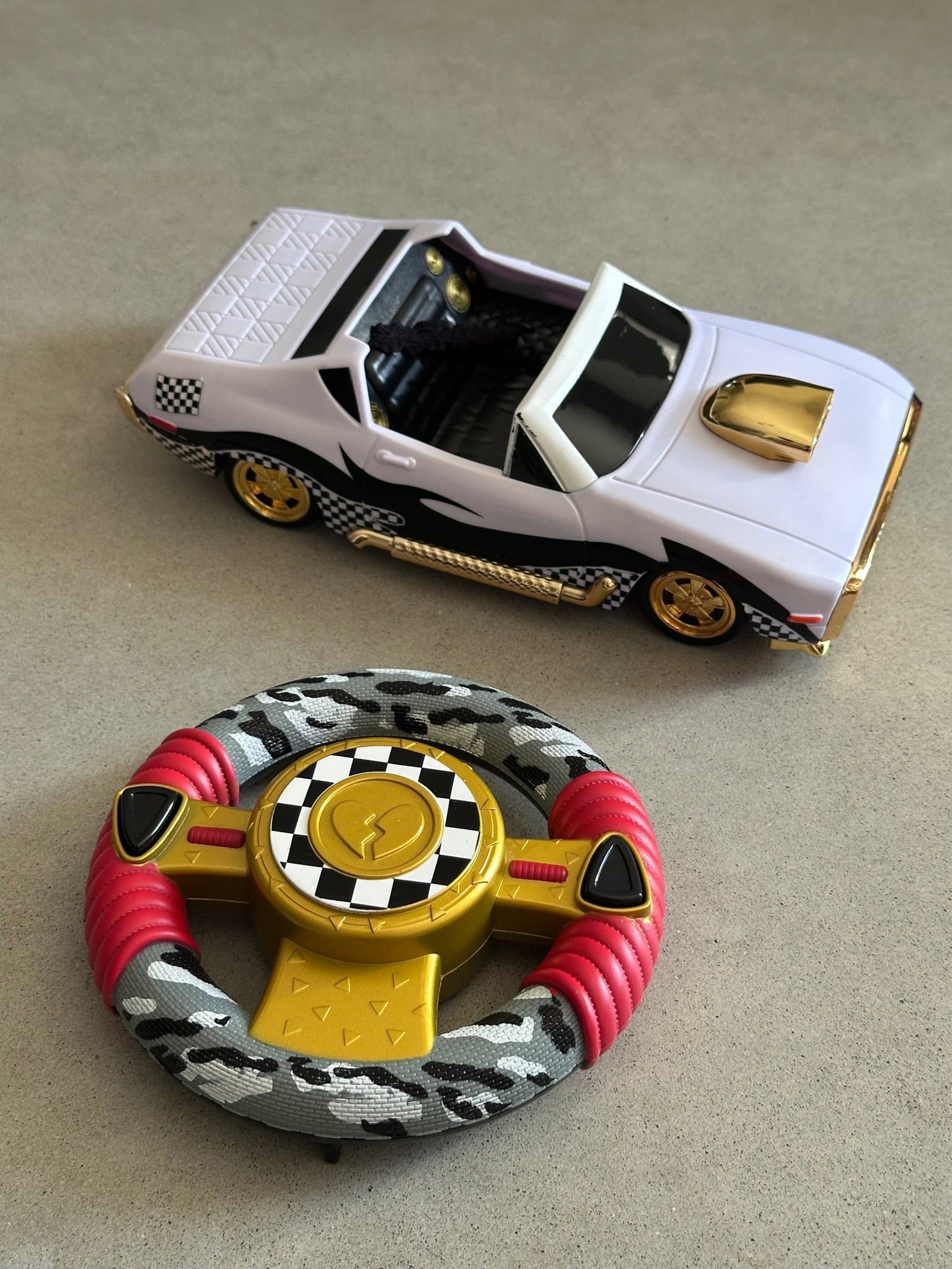 L.O.L. Surprise J.K. RC Wheels Radiostyrd Bil med ratt