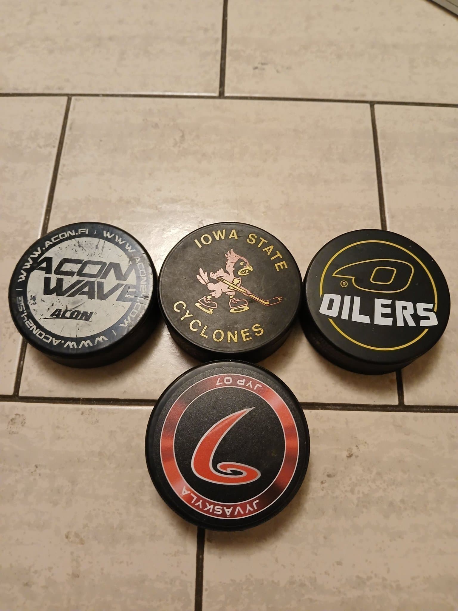 Hockeypuckar - Diverse Lag