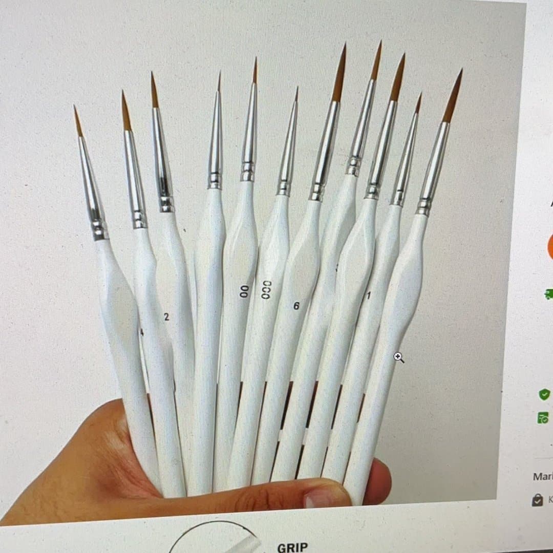 Penselset för detaljmålning 11 st Guldfärgat tryck på penslarna.