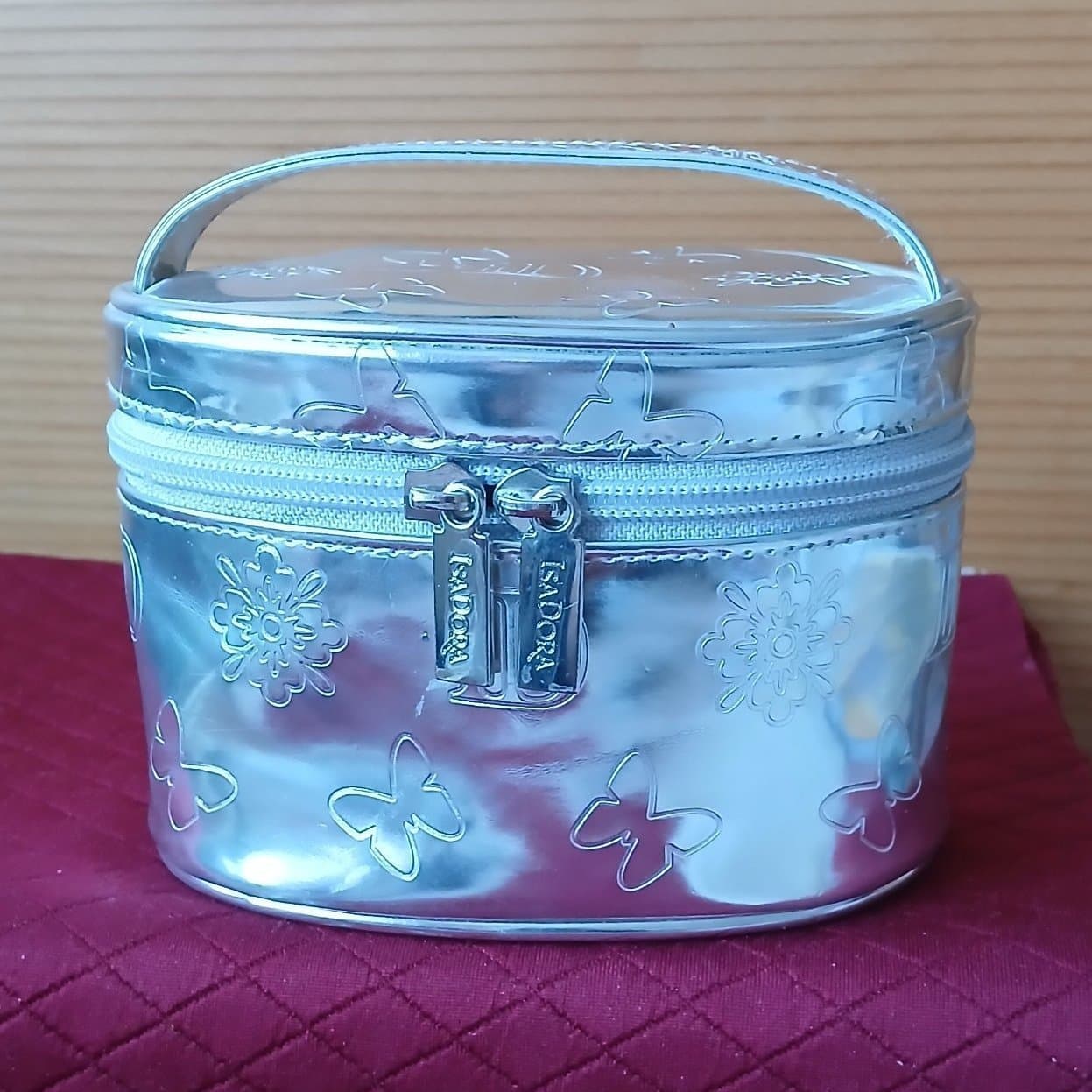 NY, MYCKET ELEGANT Isadora Sminkväska I SILVERFÄRGD