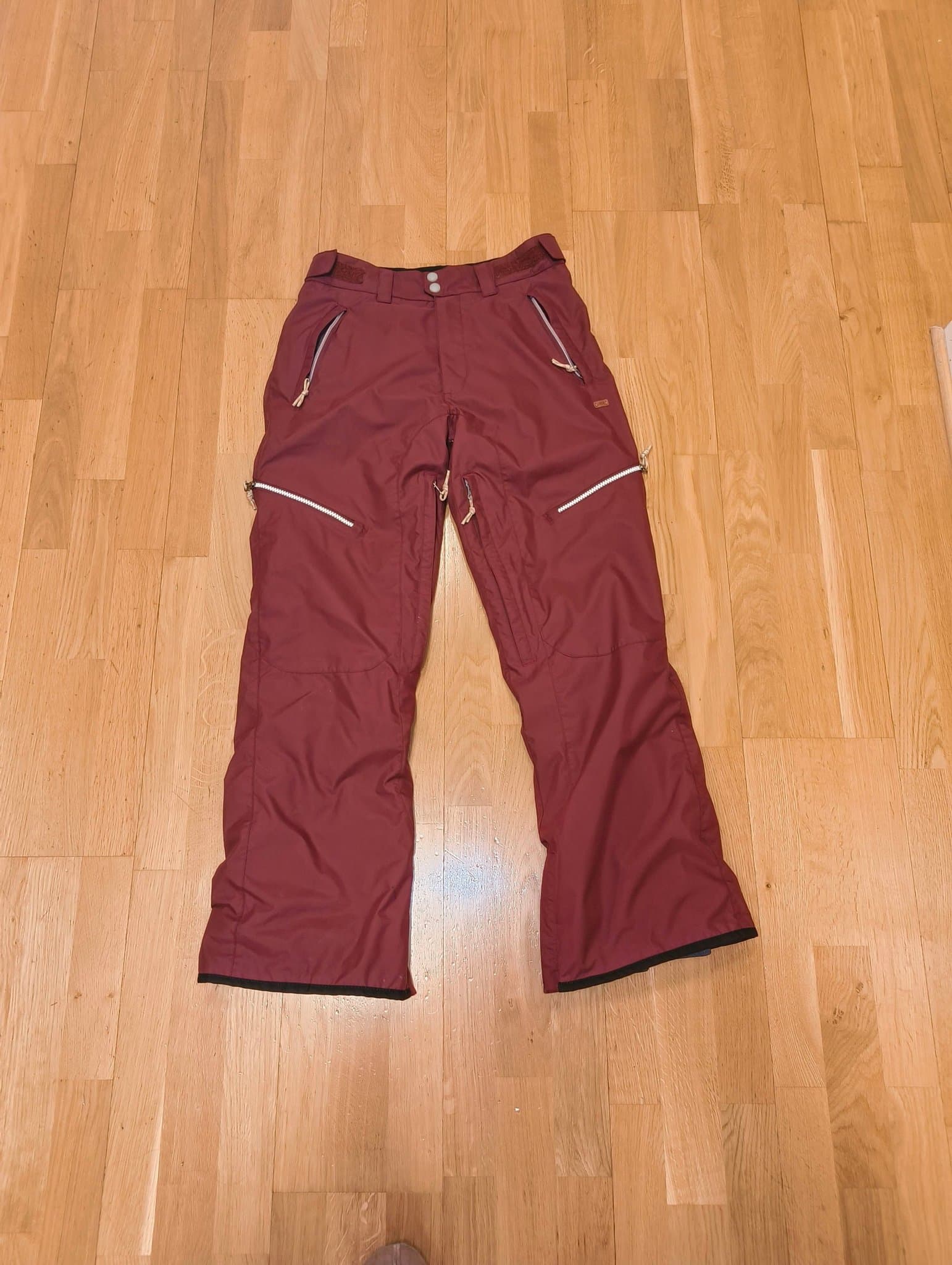WM vinröd skidbyxor, storlek 34