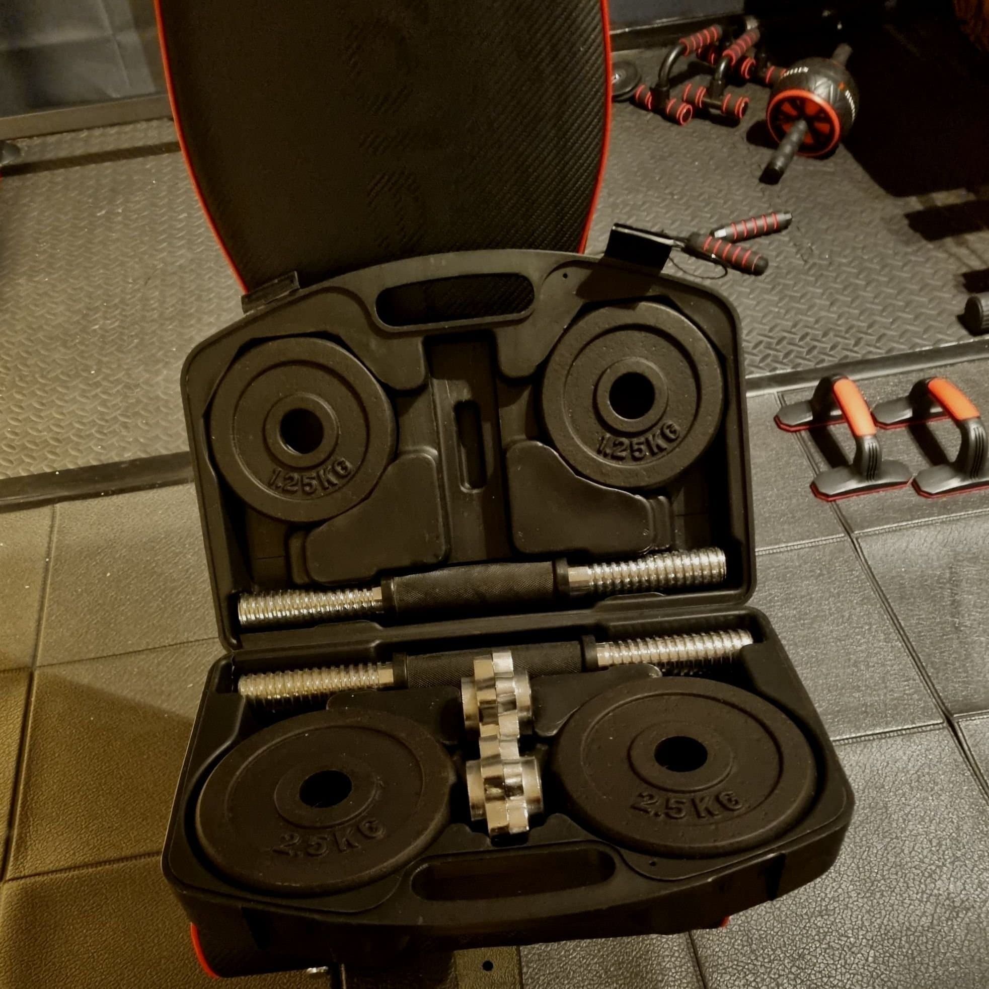 Hantelset 20 kg i väska – justerbara hantlar, nyskick.