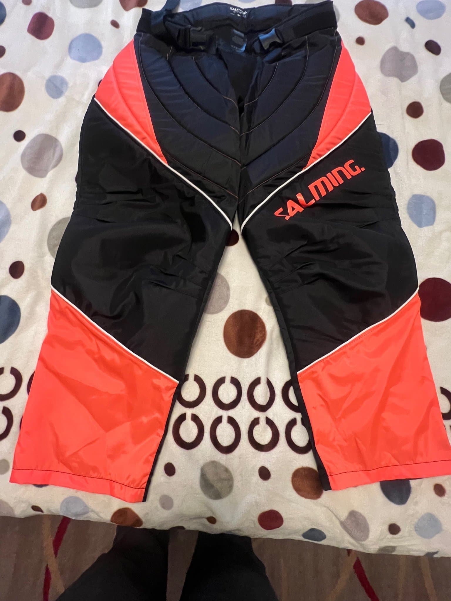 Målvaktspaket Innebandy: Salming Byxor (164cl) & Unihoc Tröja (150cl)