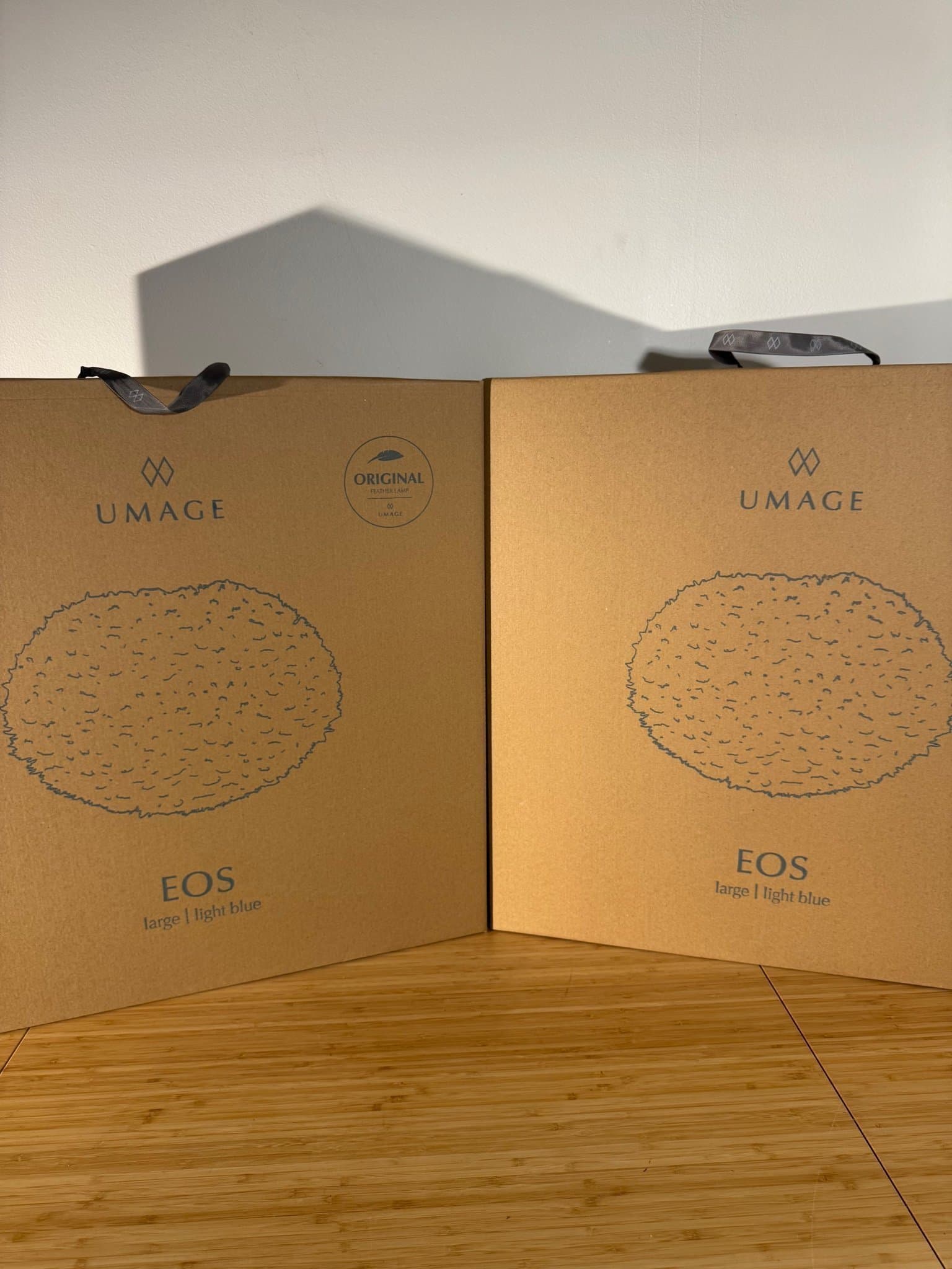 2 nya UMAGE Eos Large - Ljusblå Pendellampa fjäderlampa/lampskärm