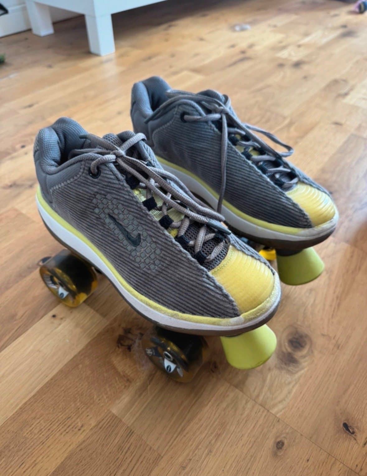 Nike Beachcombe quad Rullskridskor Grå/Gul