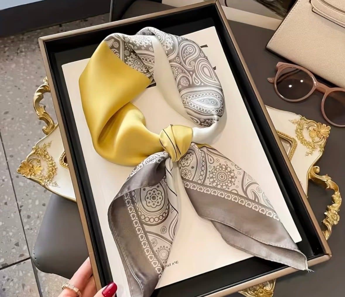 Vacker Scarf 100% Silke