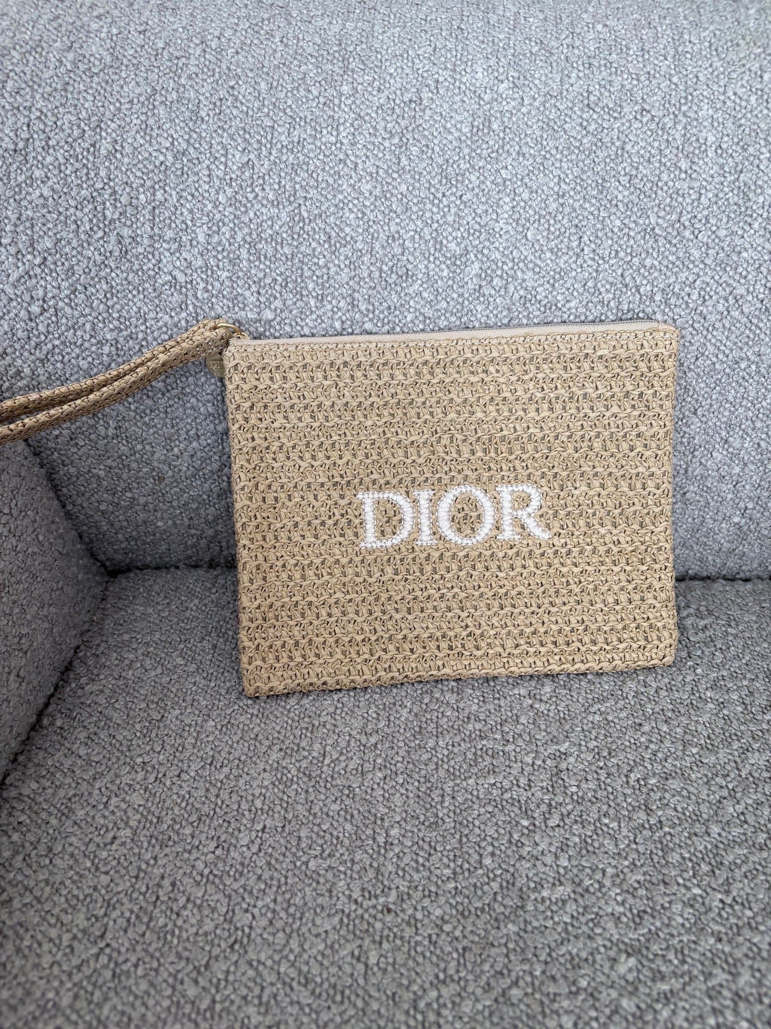 Dior beauty beige clutch sminkväska