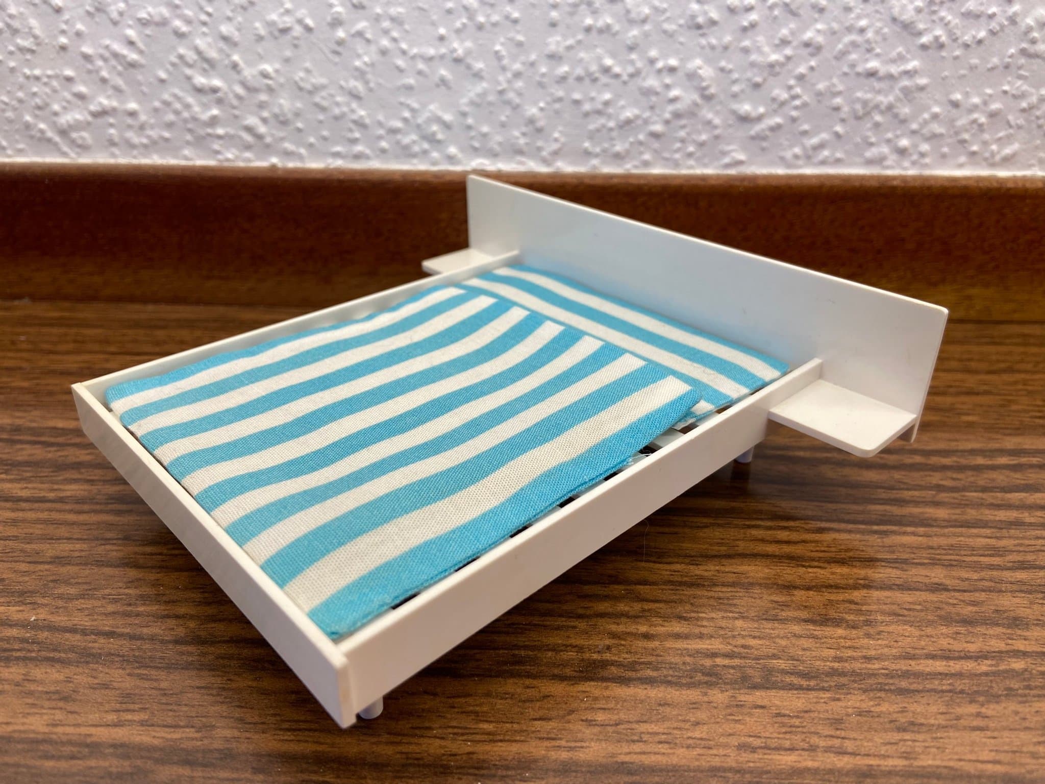 Brio - Sovrum - Säng - Dockskåp