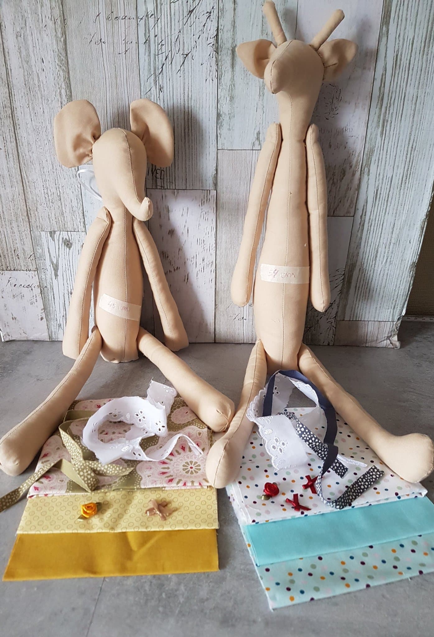 Sy själv-kit: Elefant och giraff med tyger och band, Tilda inspiration !