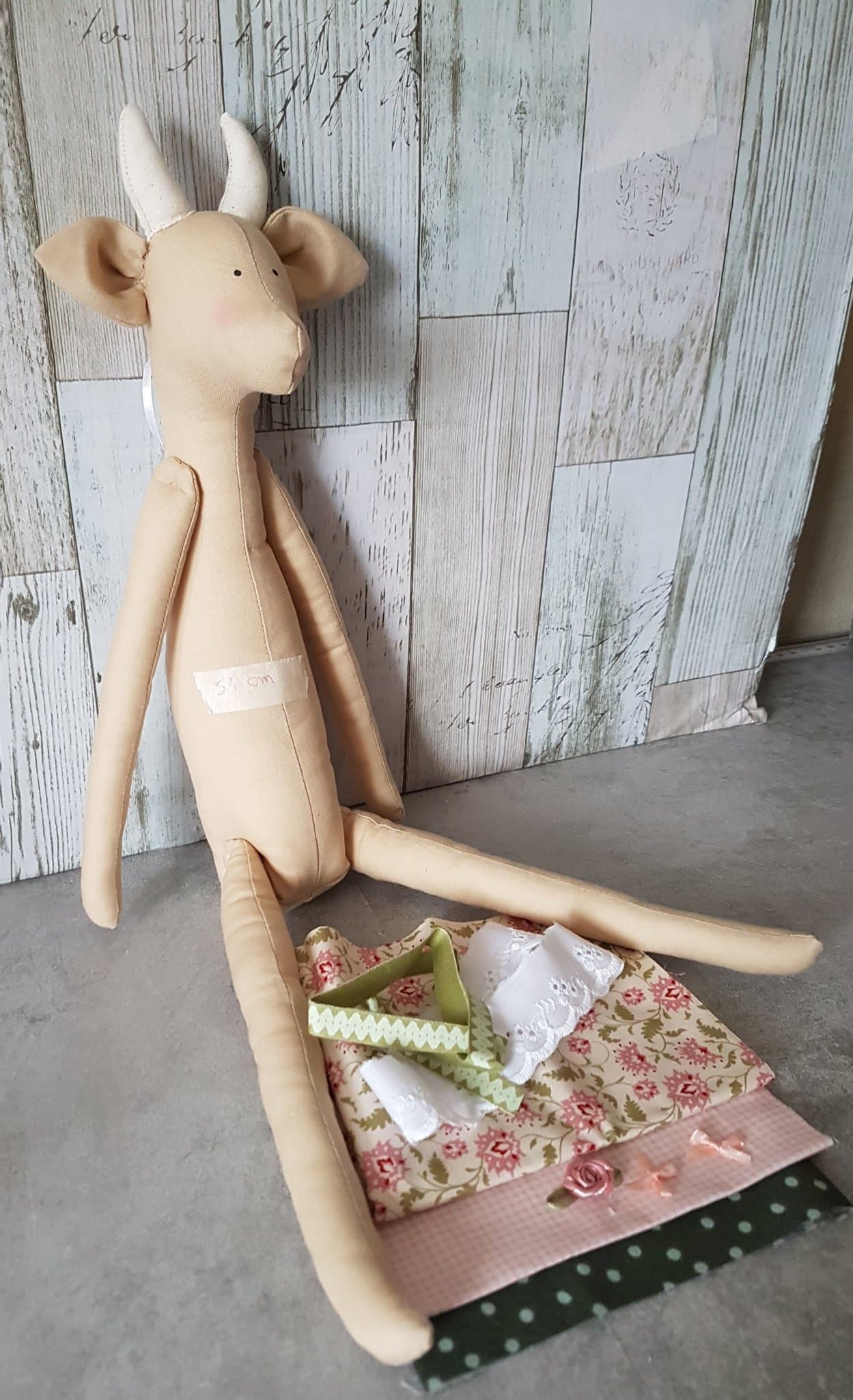 Sy själv-kit: KO och GRIS med tyger och band, Tilda inspiration !