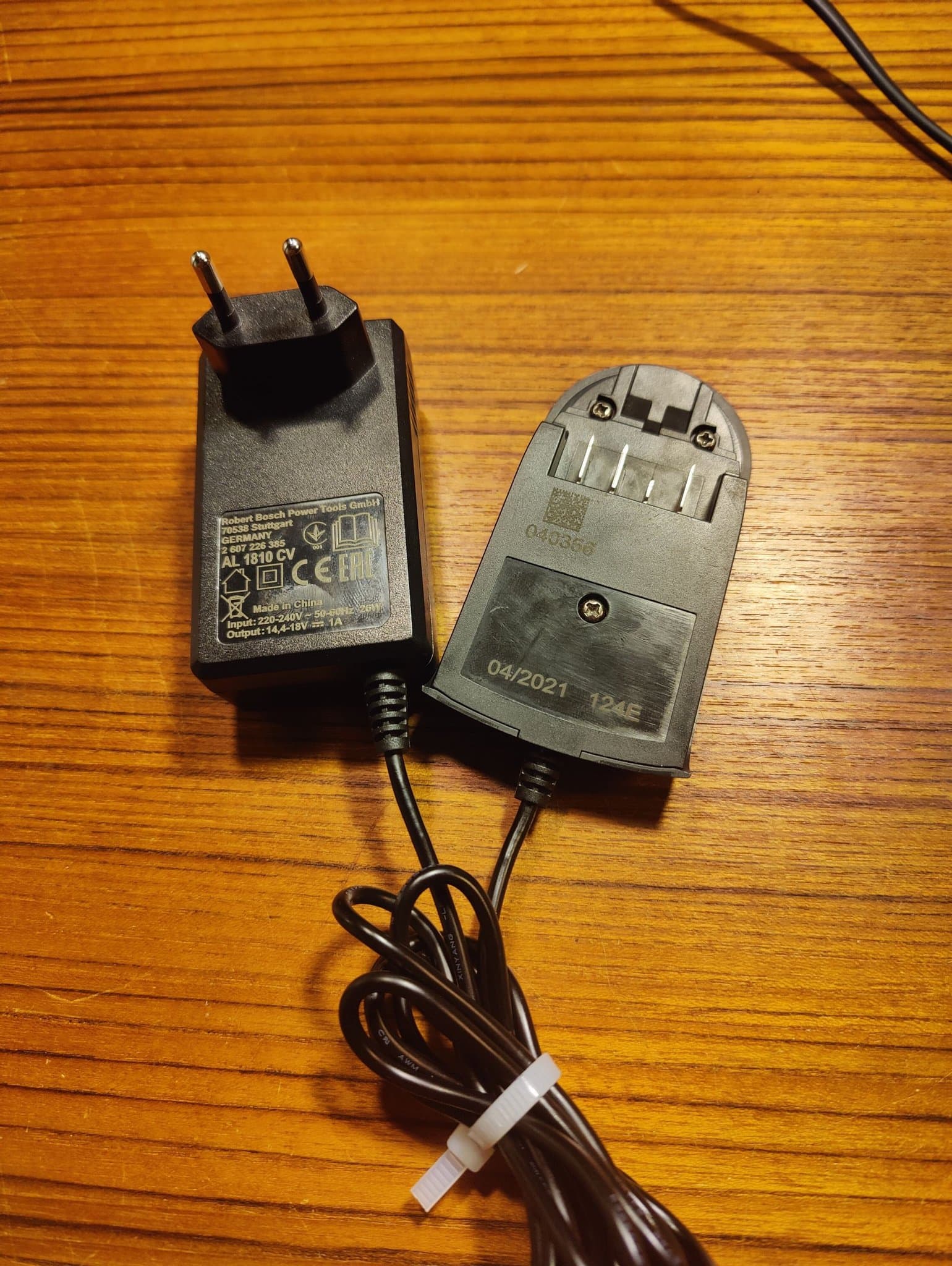 Bosch Batteriladdare för gräsklippare