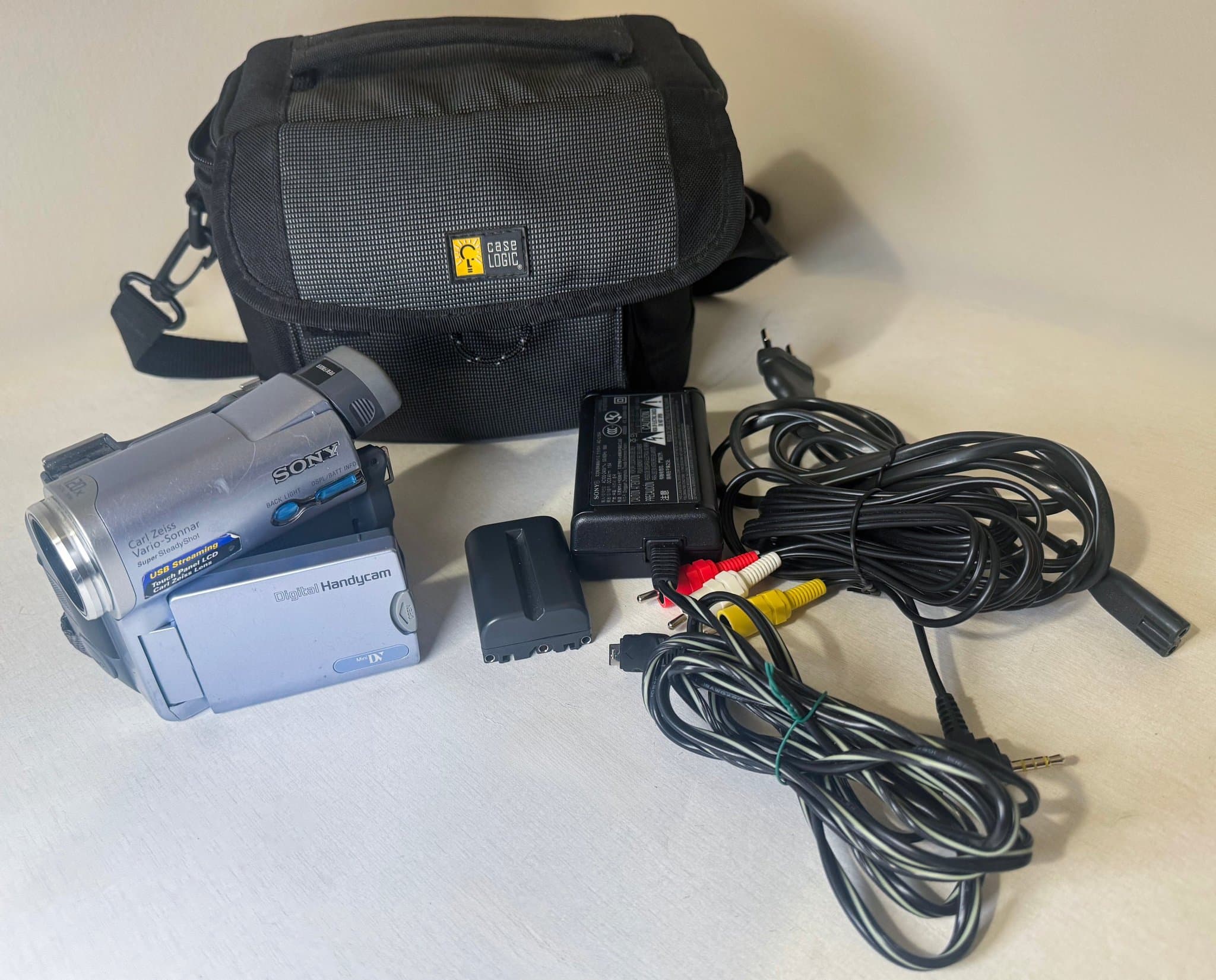 Sony DCR-TRV19 - MiniDV - Handycam - Kassett / band - videokamera