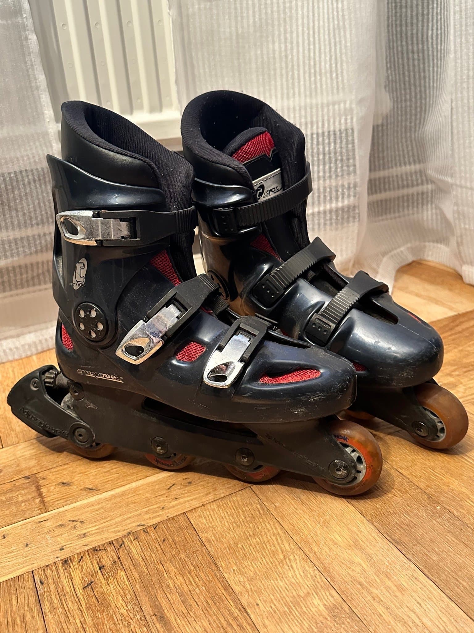 Crazy Creek cc770 Jr Roller Skates