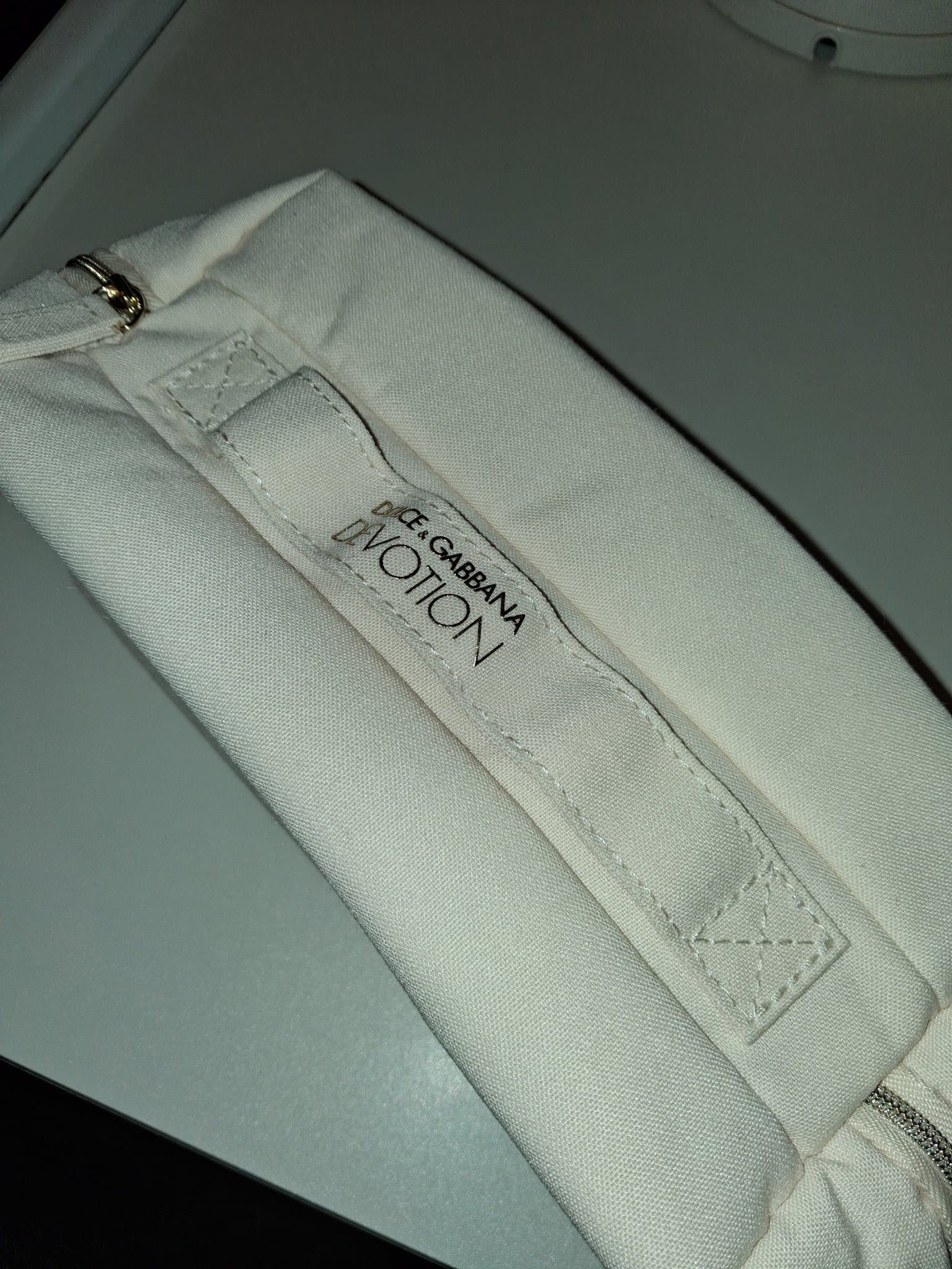 Dolce & Gabbana parfumes. Necessär. Resa