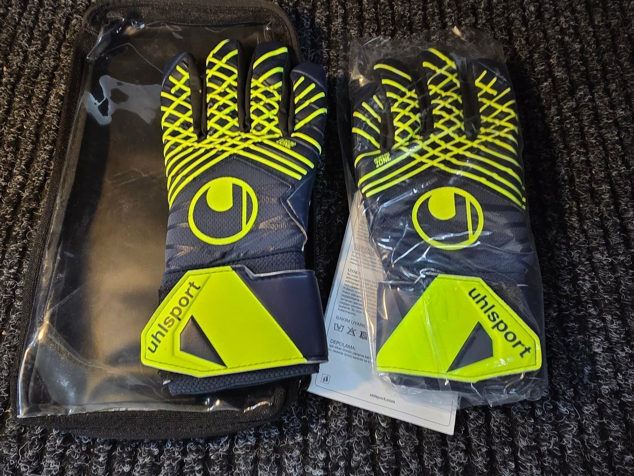 Uhlsport Prediction Soft HN Comp Målvaktshandskar Storlek 8