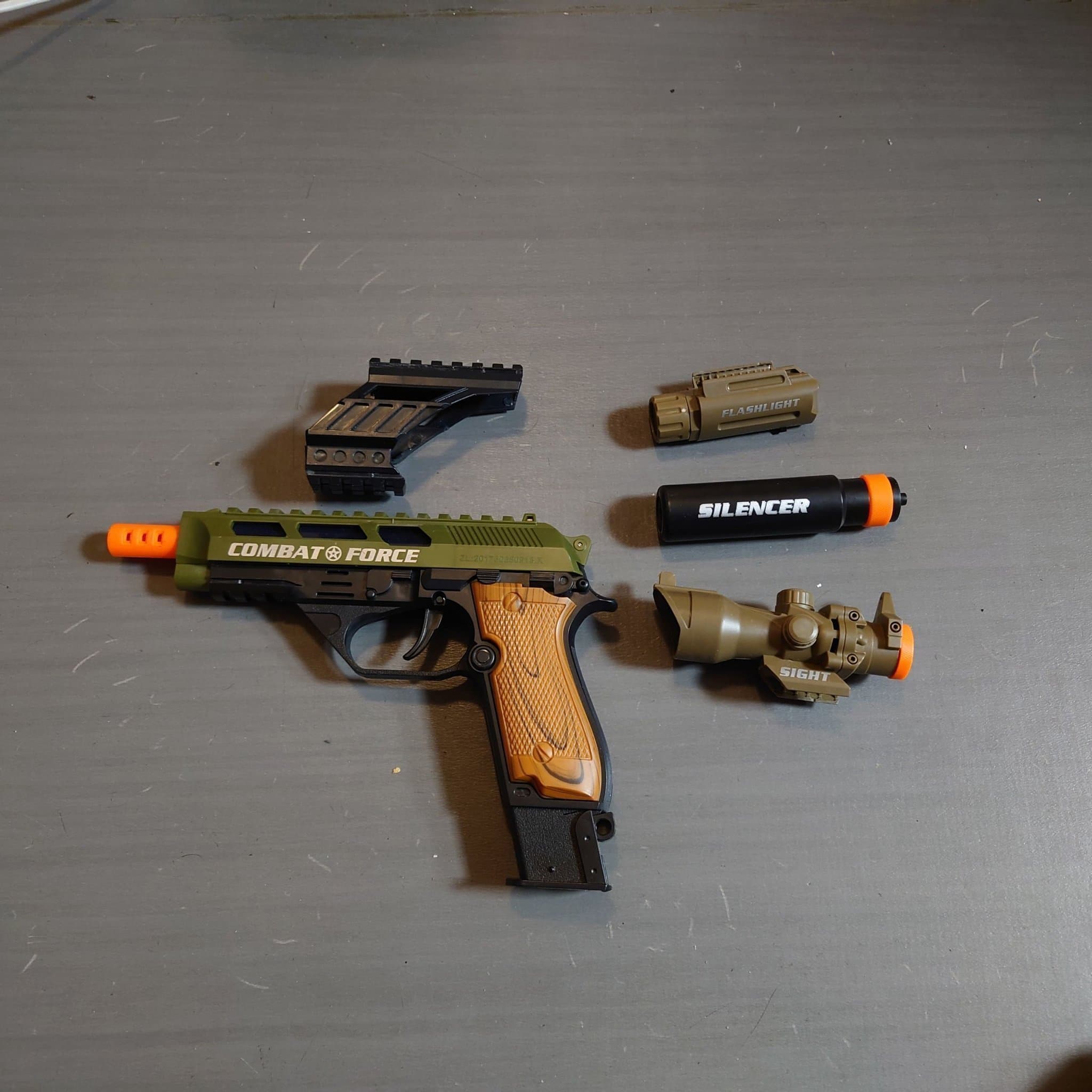 Leksakspistol - Combat Force