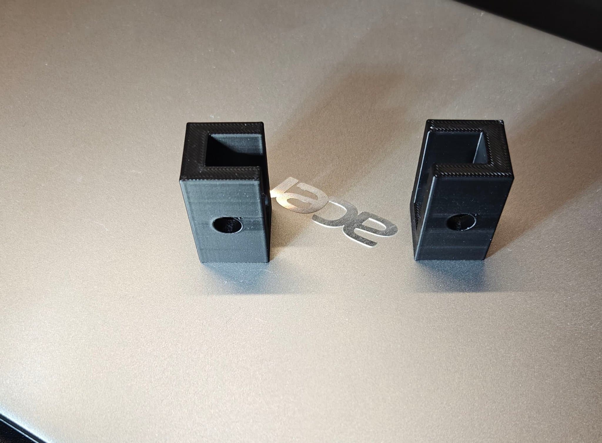 Väggfäste för surfplatta