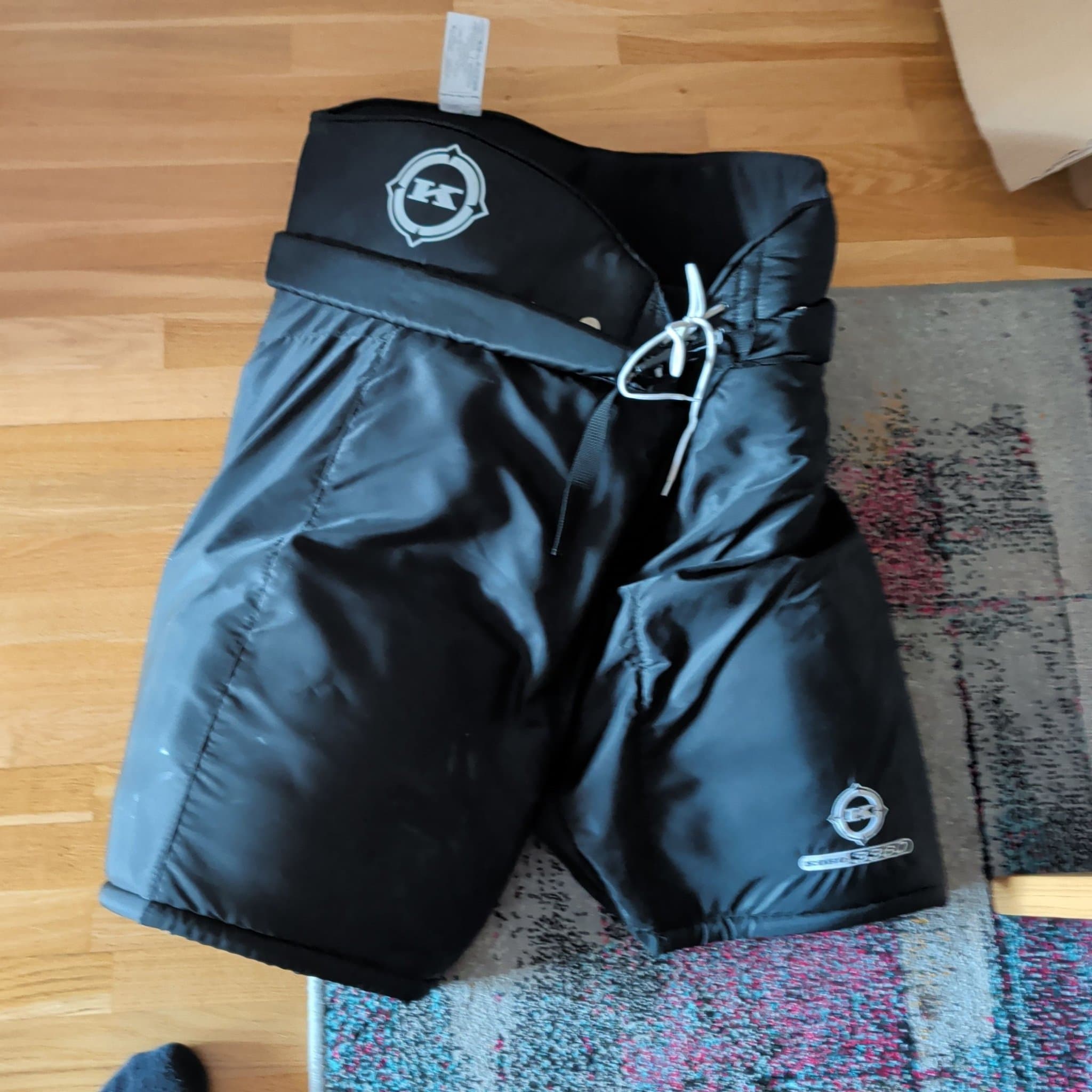 Koho 3360 Senior Hockeybyxor Storlek 54 (XL) som nya