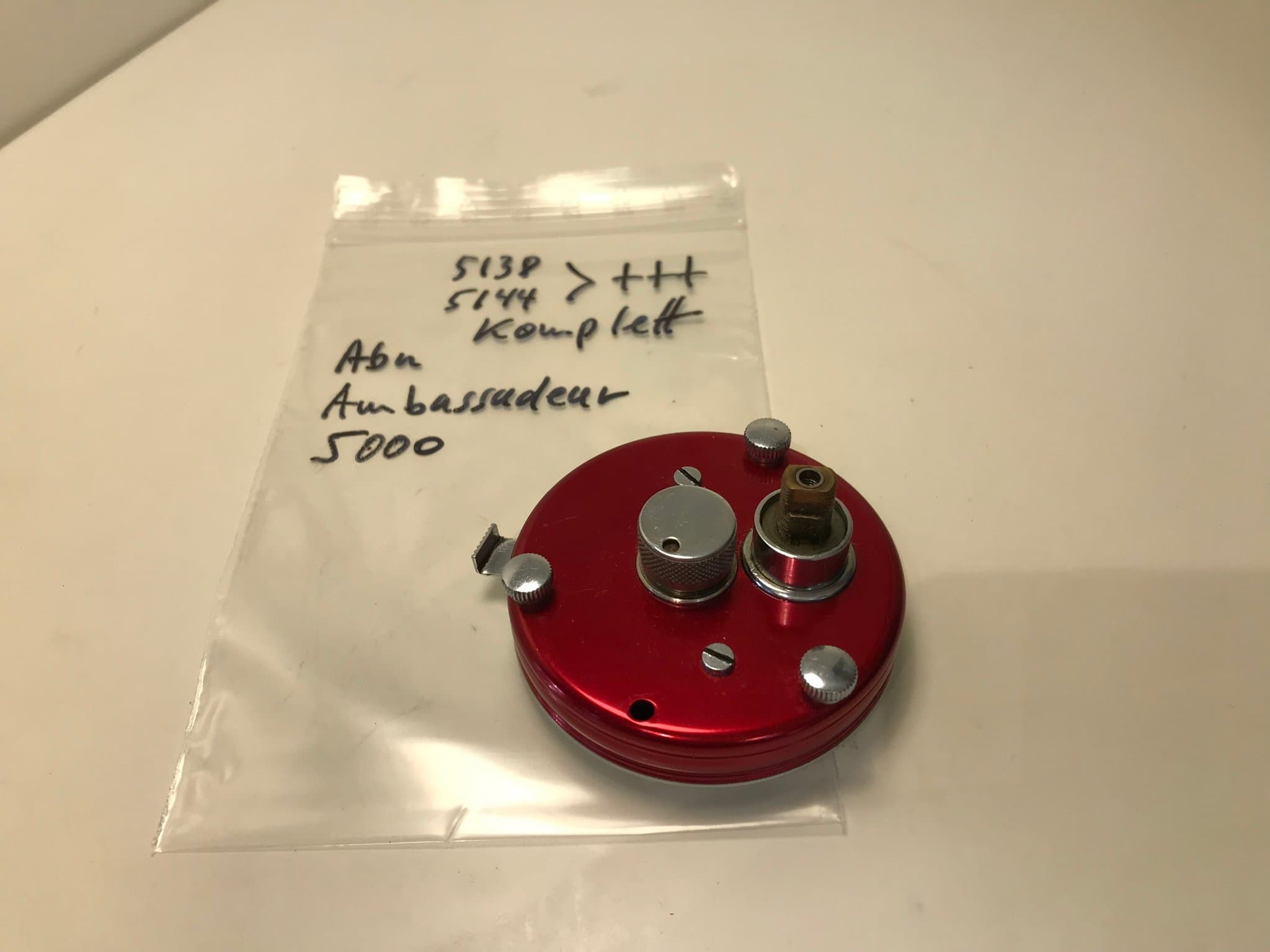 reservdel till Abu Ambassadeur 5000, här: 5138,5144+++sidoplåt höger komplett