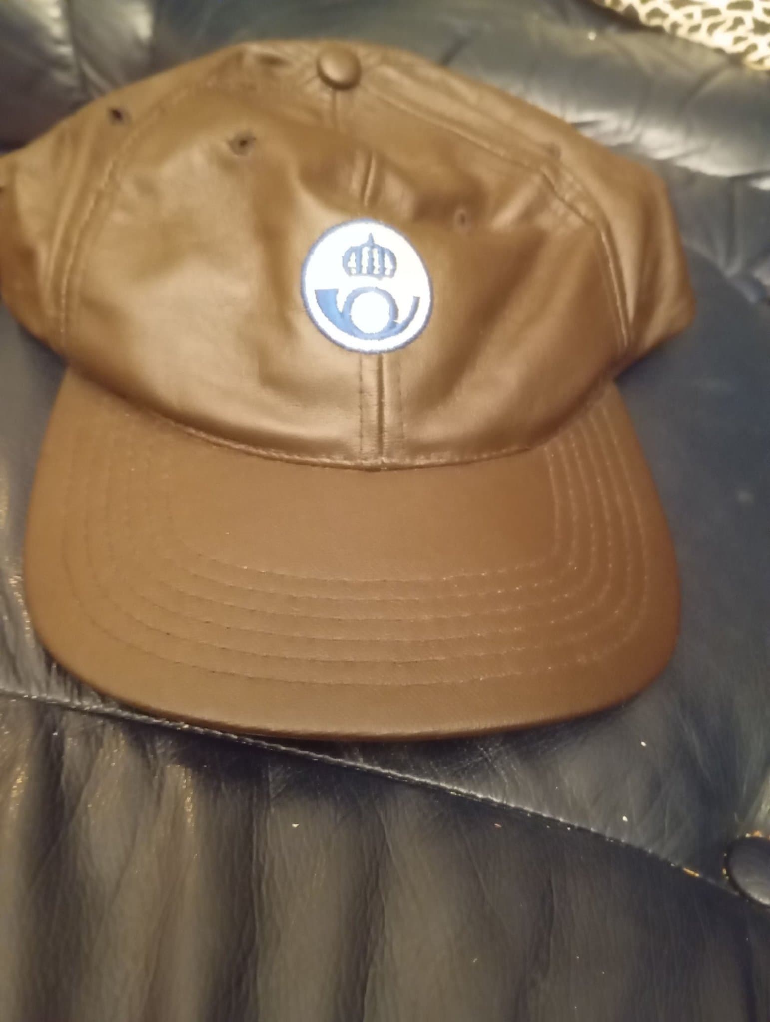 Ny keps posten "läderlook"