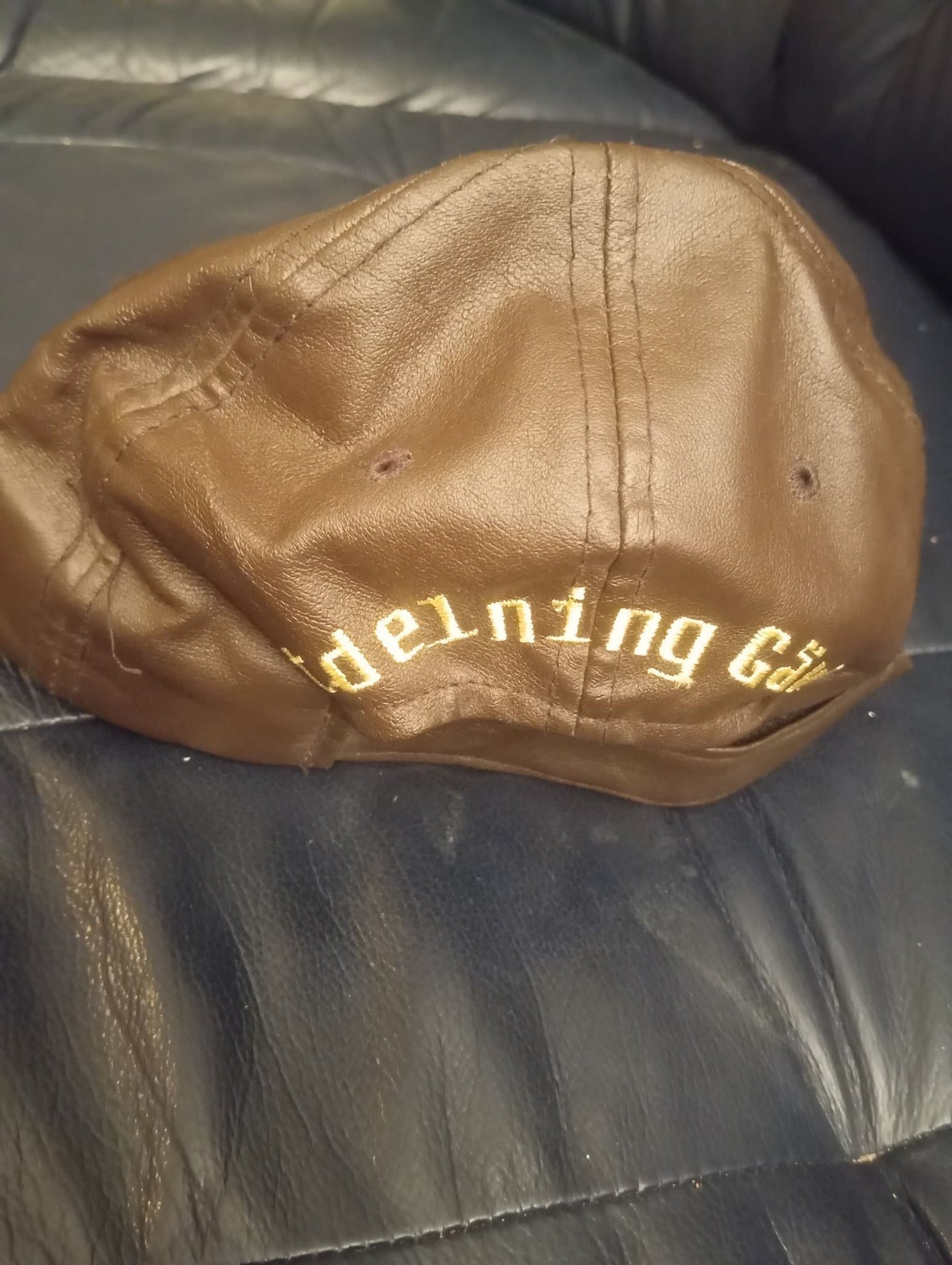 Ny keps posten "läderlook"