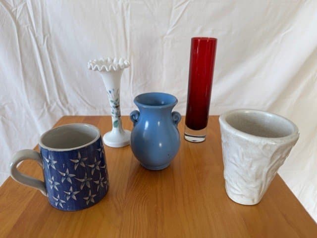 5 st vackra retro vaser för de första vårblommorna från bla Ekeby, Nittsjö