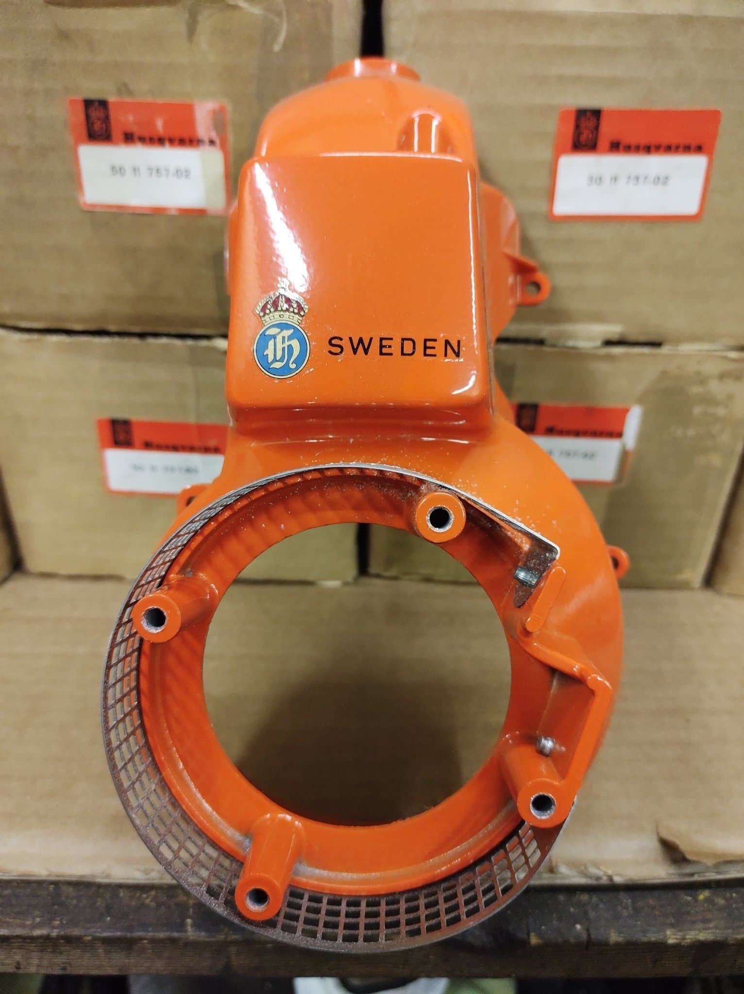 Husqvarna F70 - NOS OEM starter(fan) cover