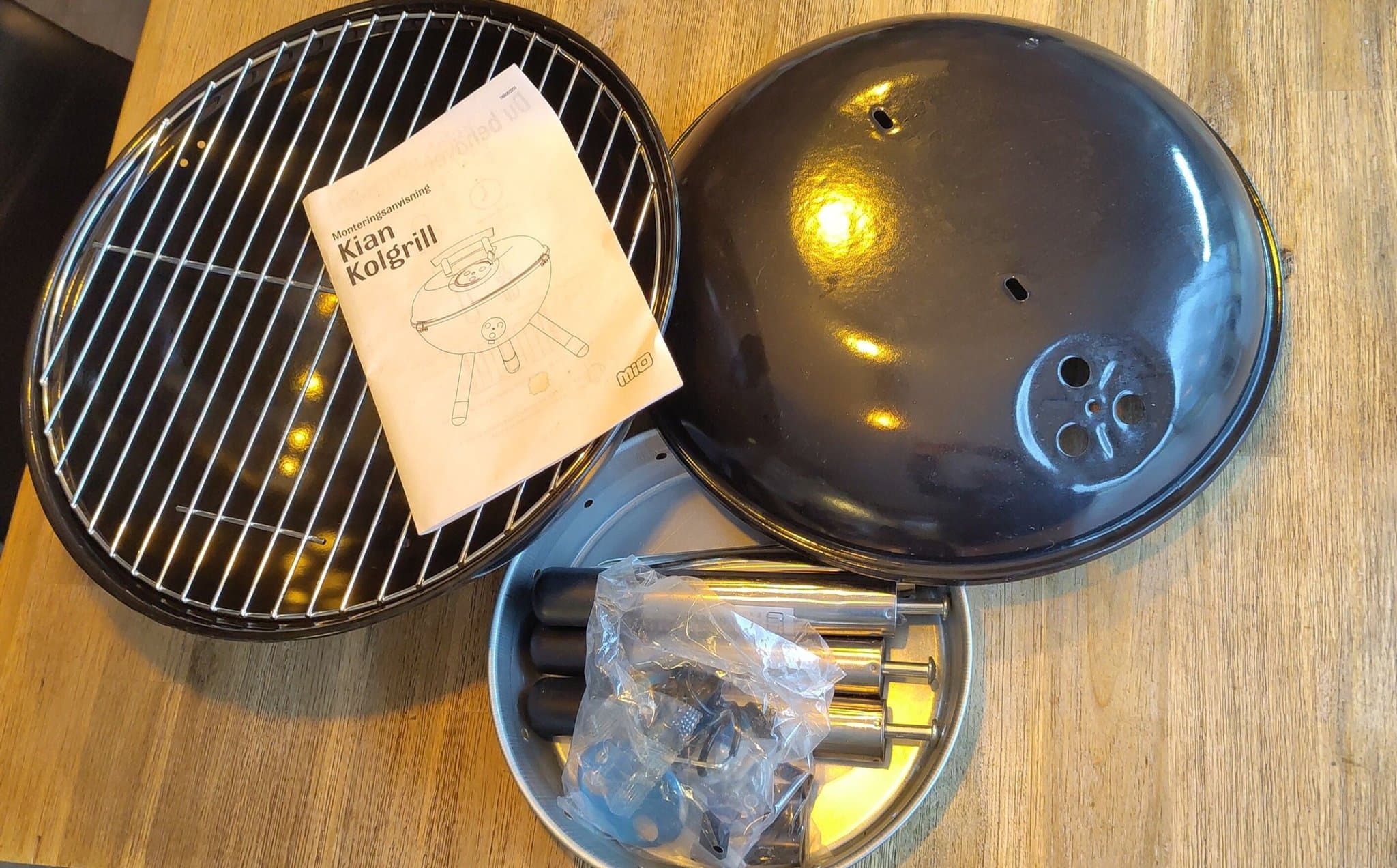 Ny kolgrill Ø36,5 cm – perfekt till sjön eller utflykt