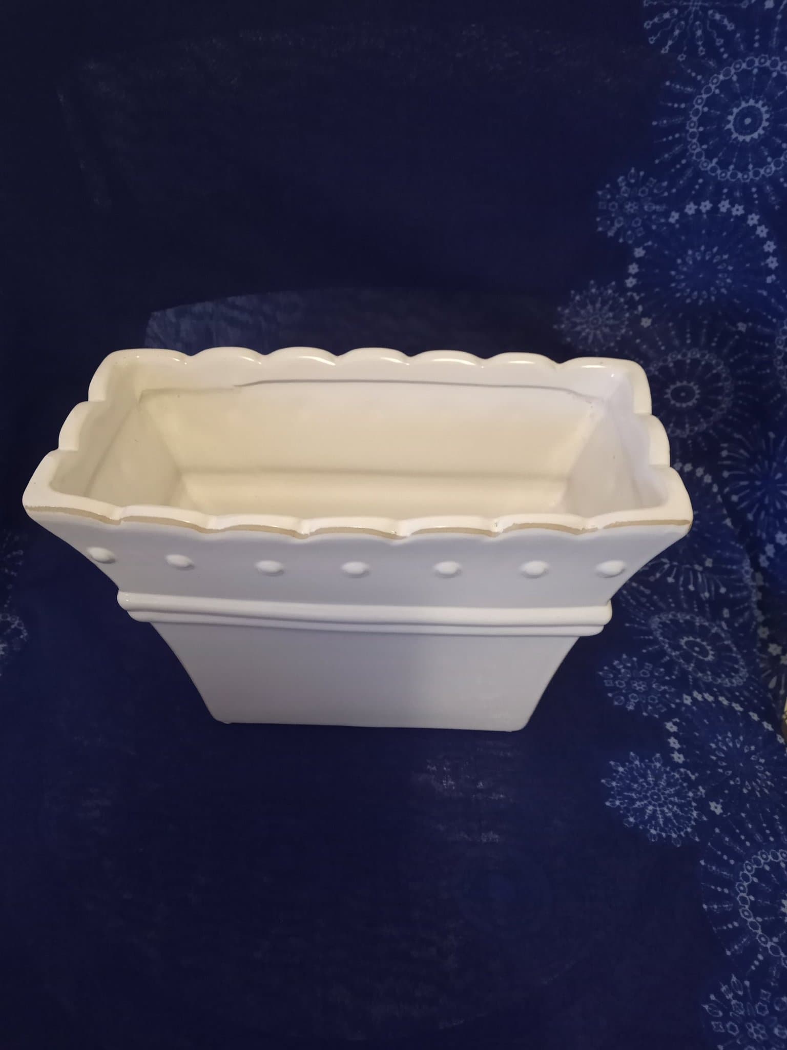 Vit fin blomkruka, höjd 14 cm, oanvänd