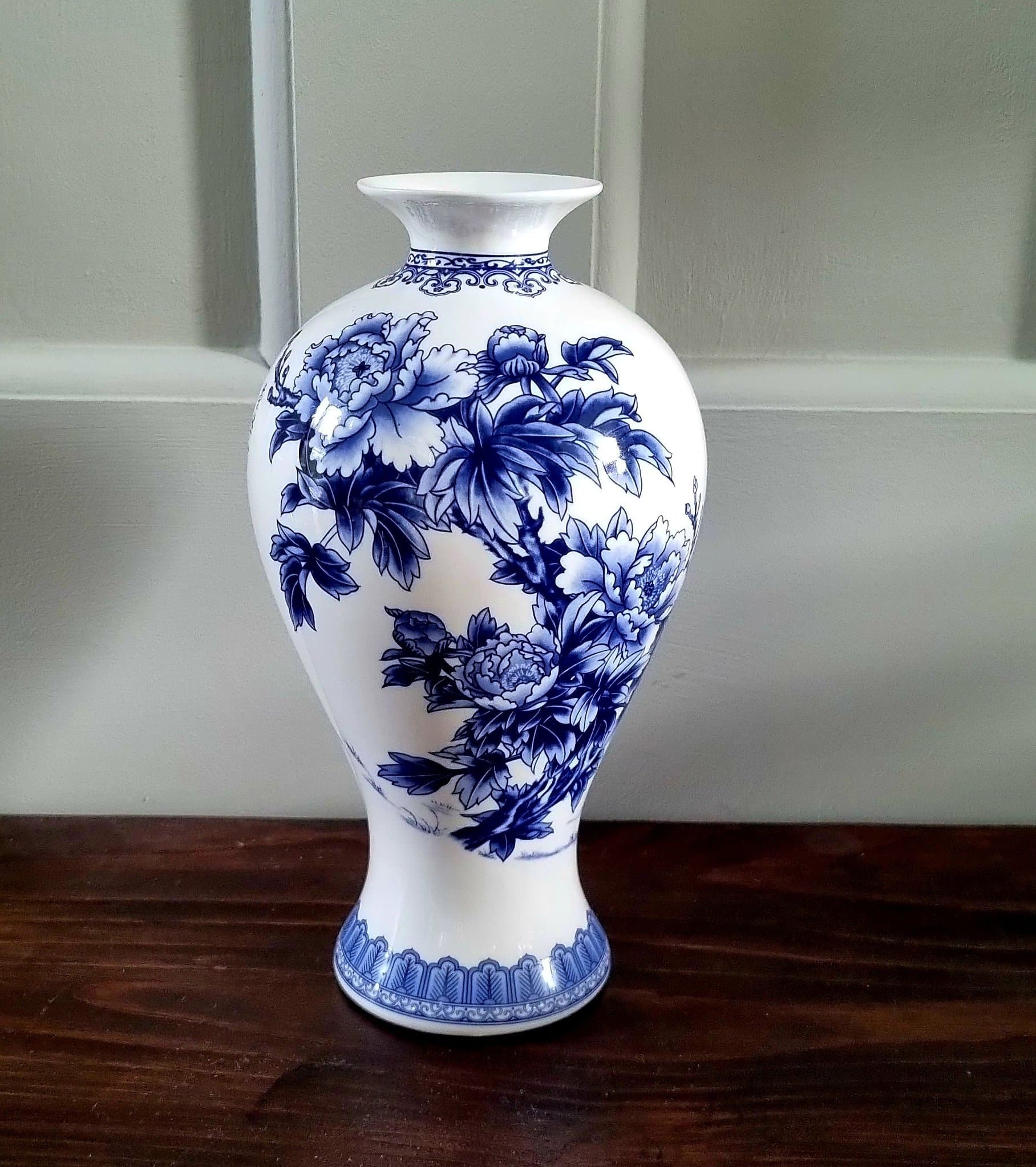 Fyra stycken nya vaser i klassiskt vitt & blått!