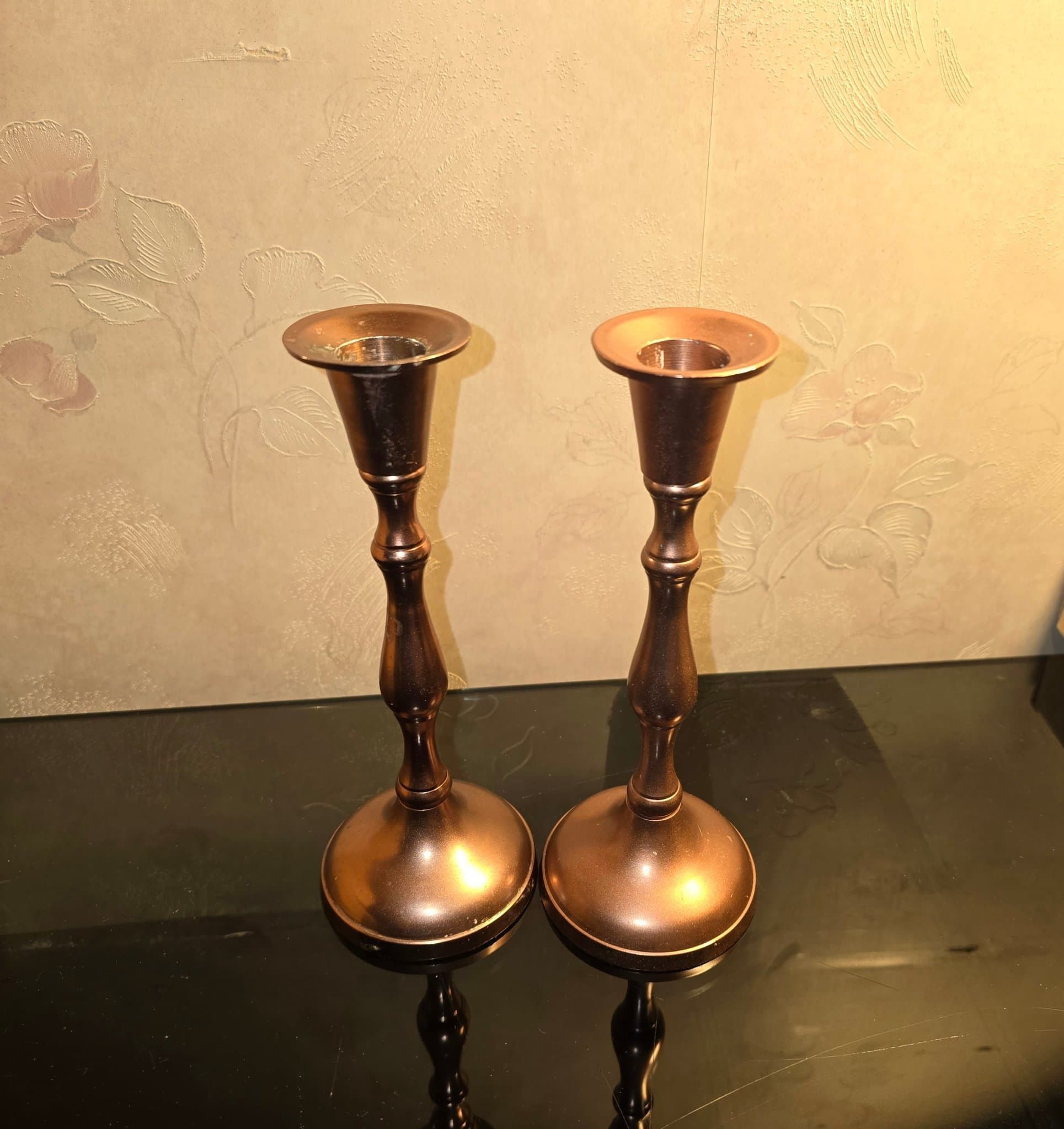 Ljusstakar i metall diameter 8 cm längden 20 cm